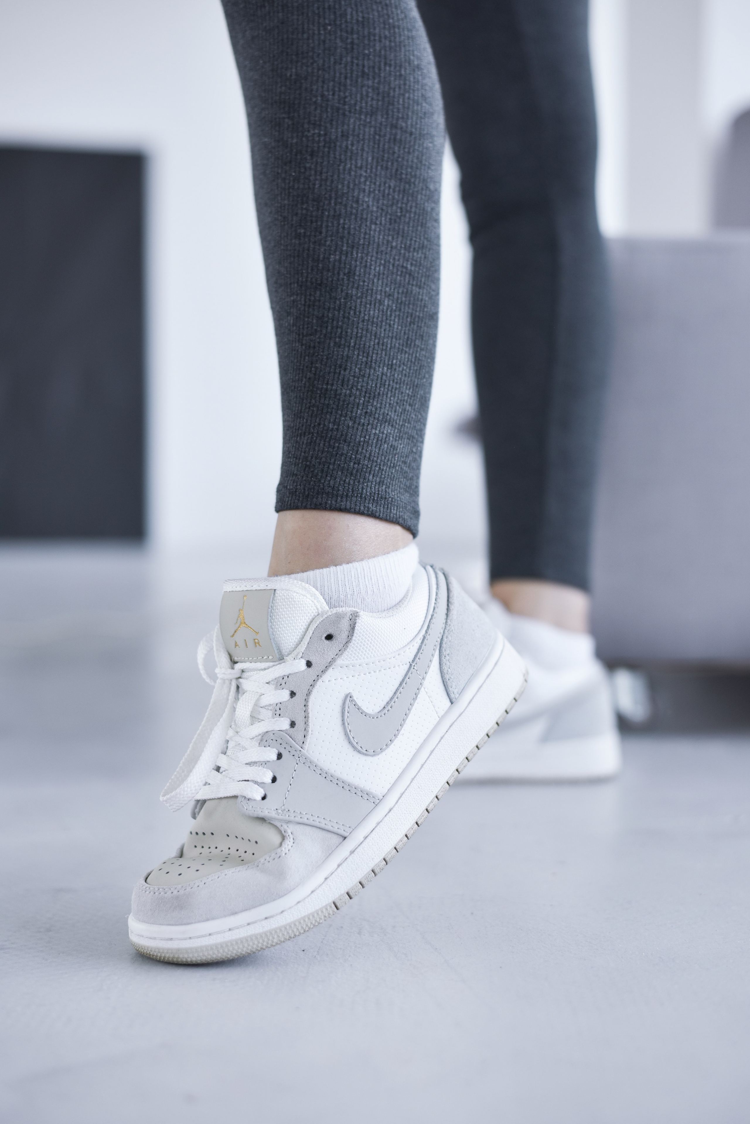 Кейс с леггинсами для вб. Фотограф Таина Комбарова