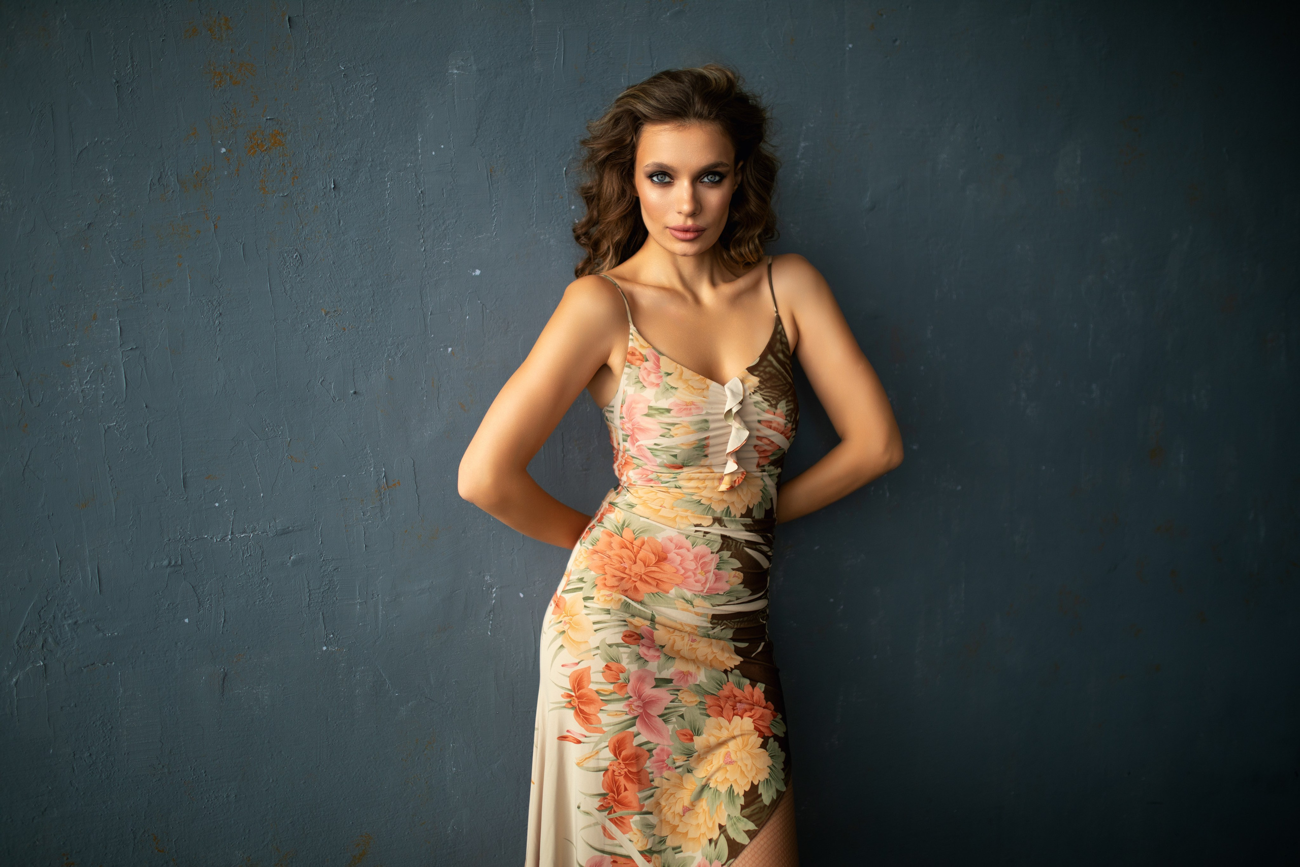 Съемка с Екатериной в студии с минимальным интерьером в формате для «себя»