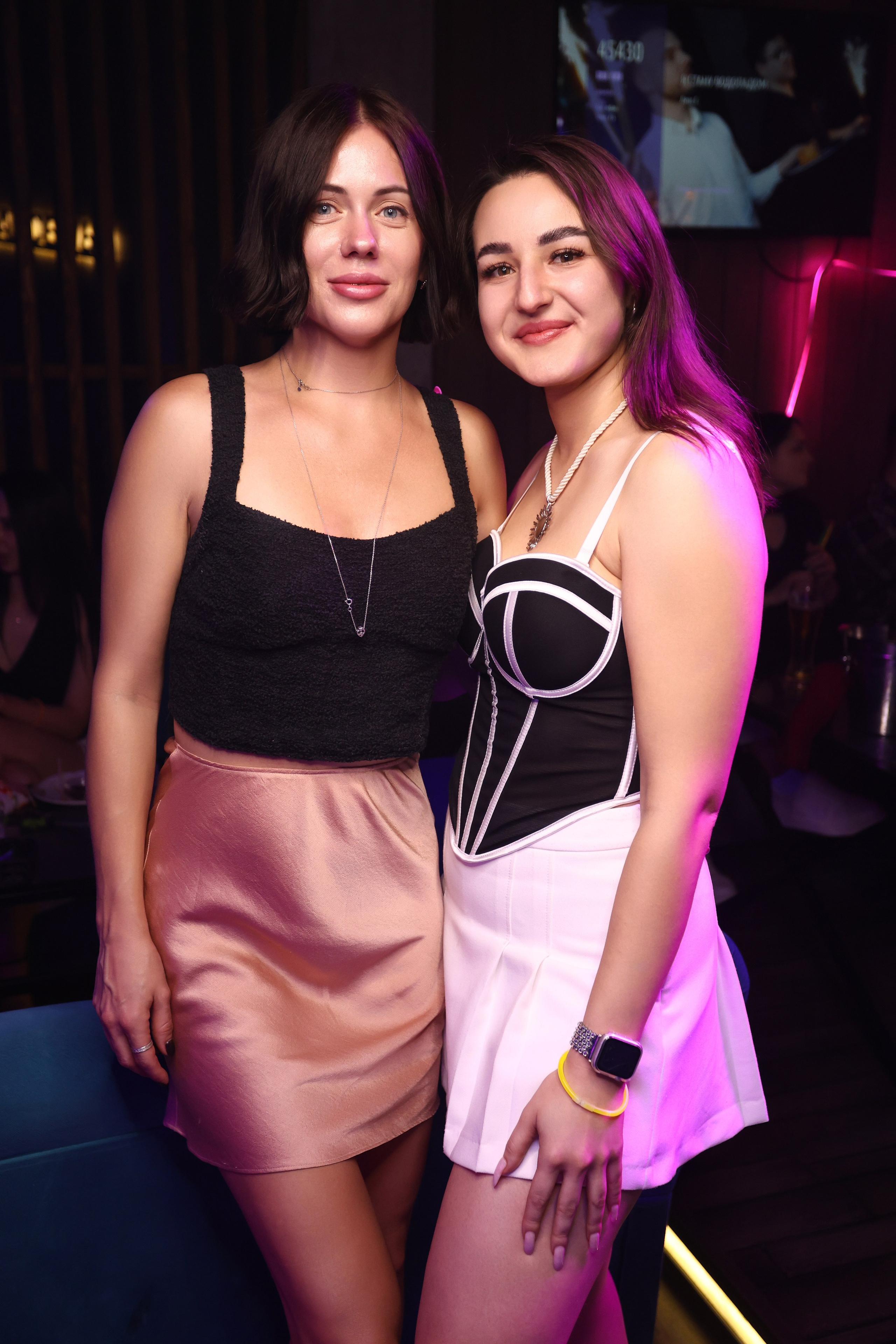 Neon Party 01.08.25. Мята Спортивная — Кальянная, караоке, бар в Минске