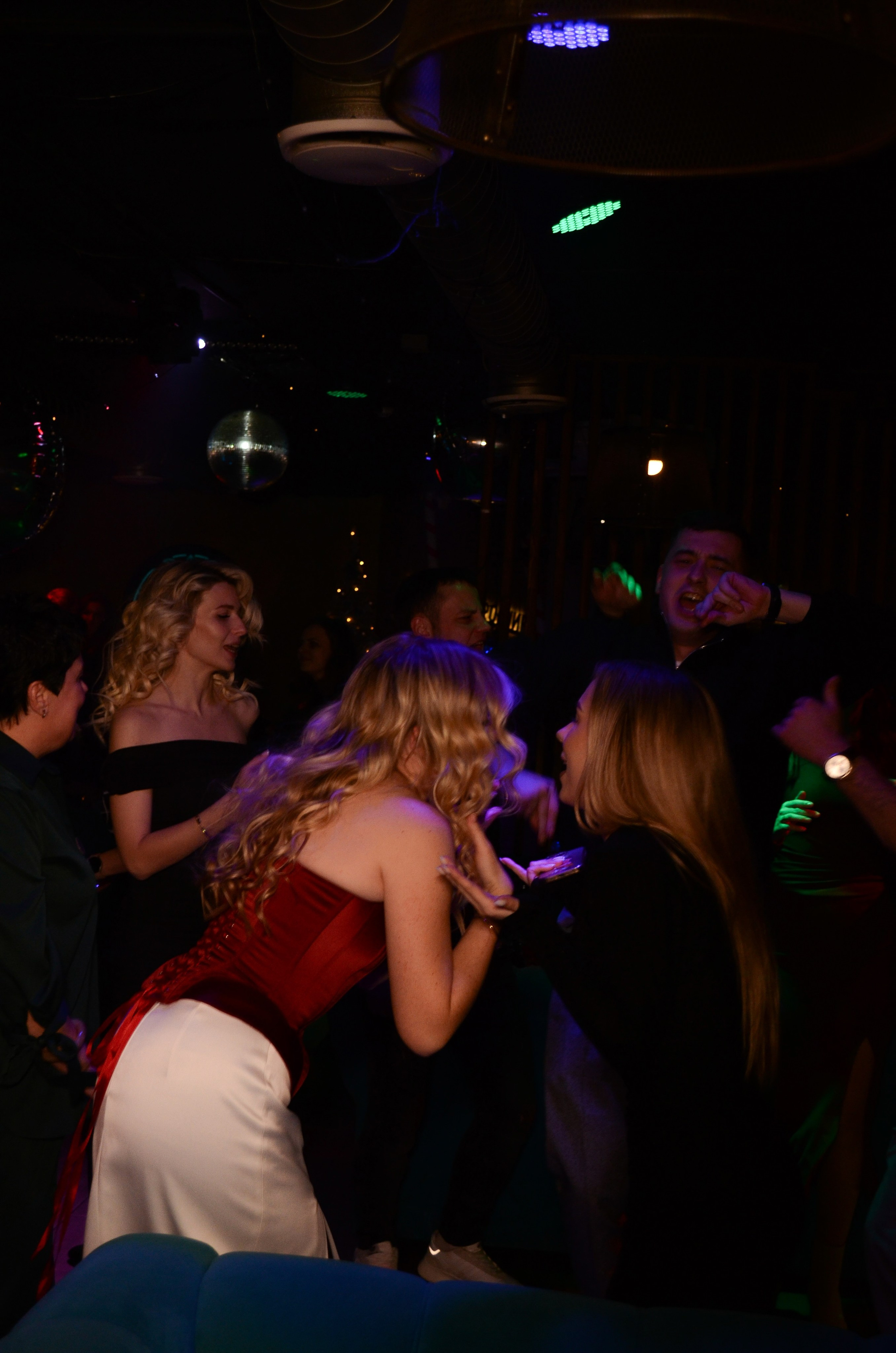 25.12.25 New Year Party. Мята Спортивная — Кальянная, караоке, бар в Минске