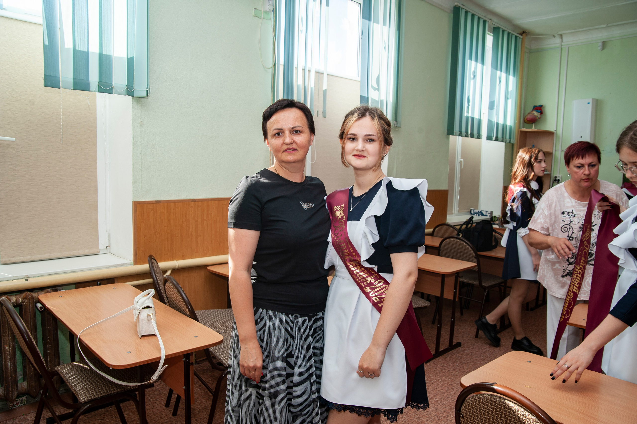 Последний Звонок МАОУ СОШ № 17 им. Эдуарда Есаяна — Архипо-Осиповка. Свадебный и семейный фотограф Денис Лукьянов в Краснодаре, Краснодарском крае и Республике Крым