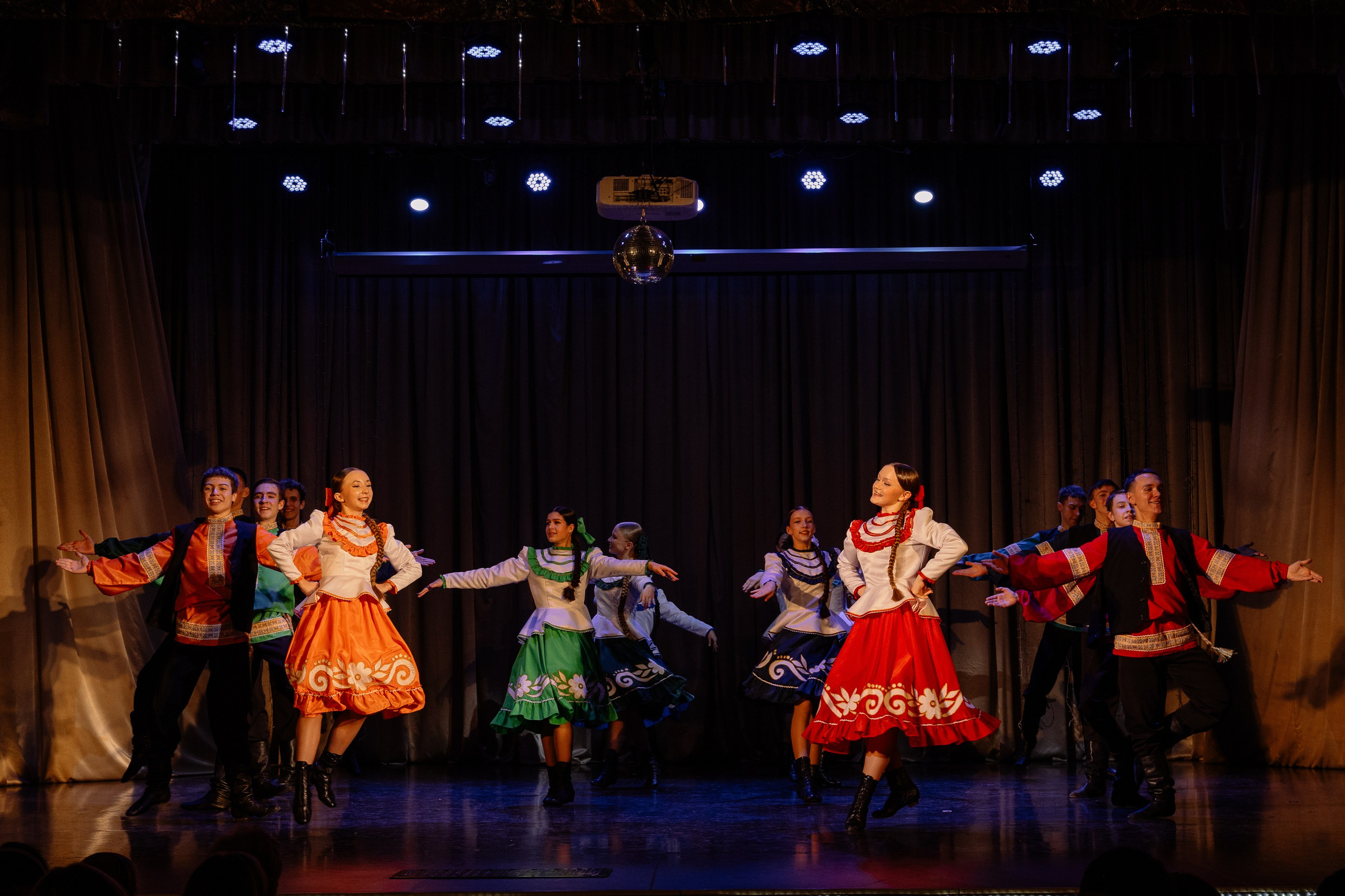 Сибирские узоры ДК Ефремова. Фотограф Юлия Мальцева