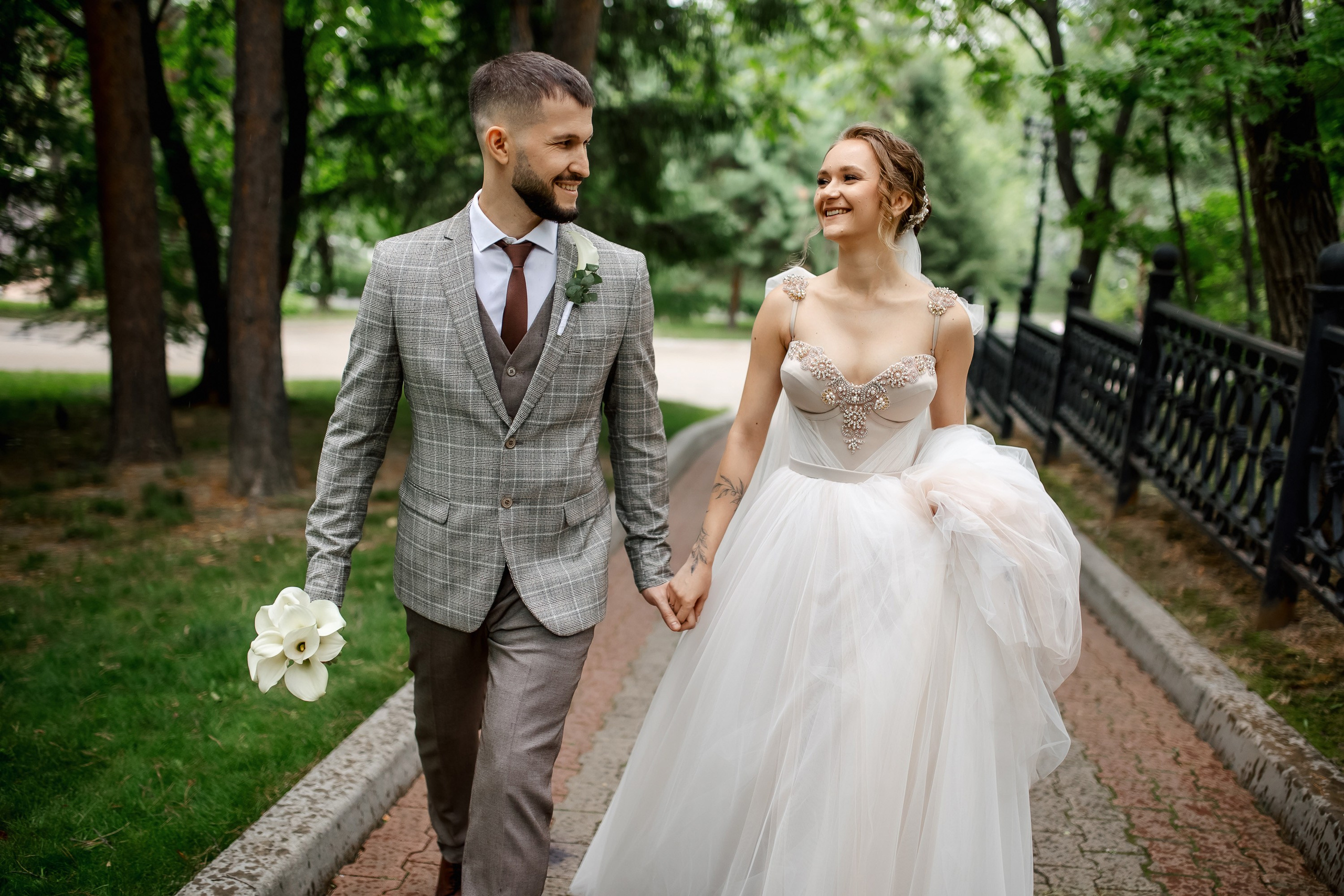 Степан и Ульяна. Утро. Загс. Прогулка. Дождь и солнце. Свадебный фотограф в Хабаровске