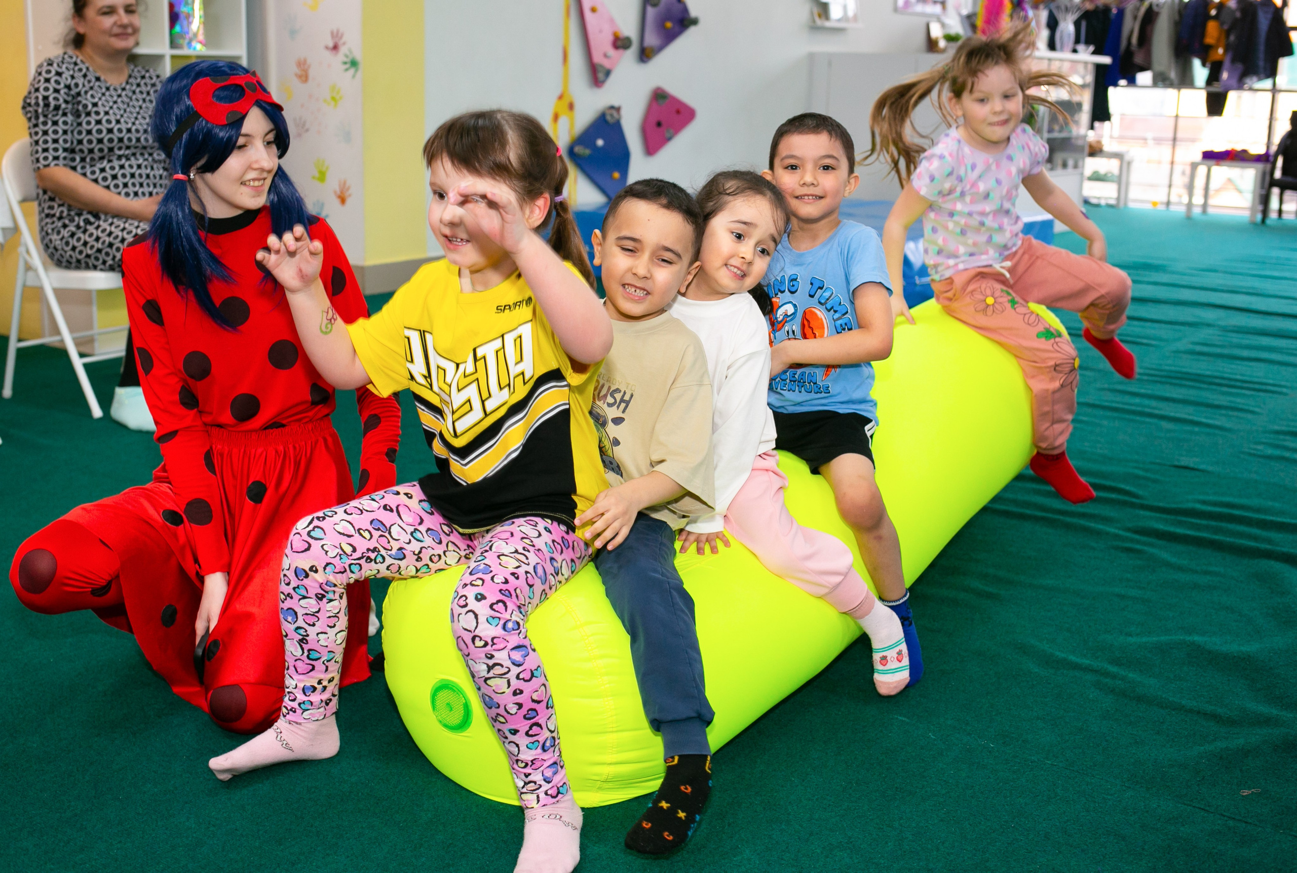 Леди Баг и Бэтмен. Фотограф новорожденных и семейный фотограф НСО г. Бердск Марина Львова