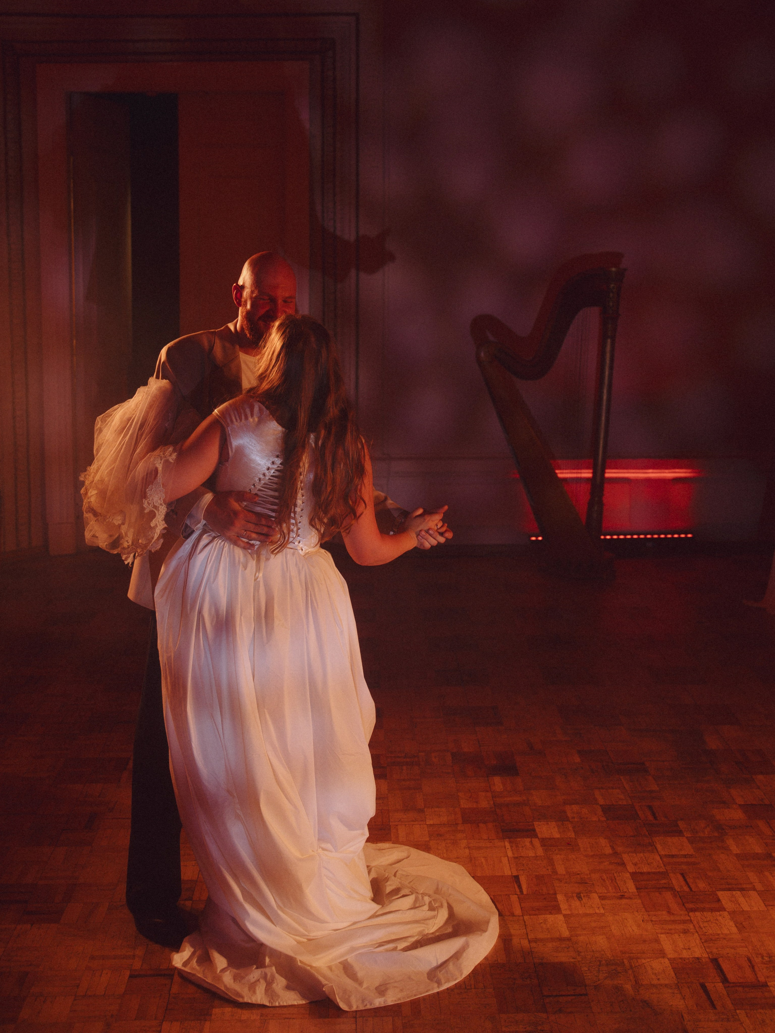 Лена и Кирилл. Эстетичный свадебный репортаж в любом городе страны