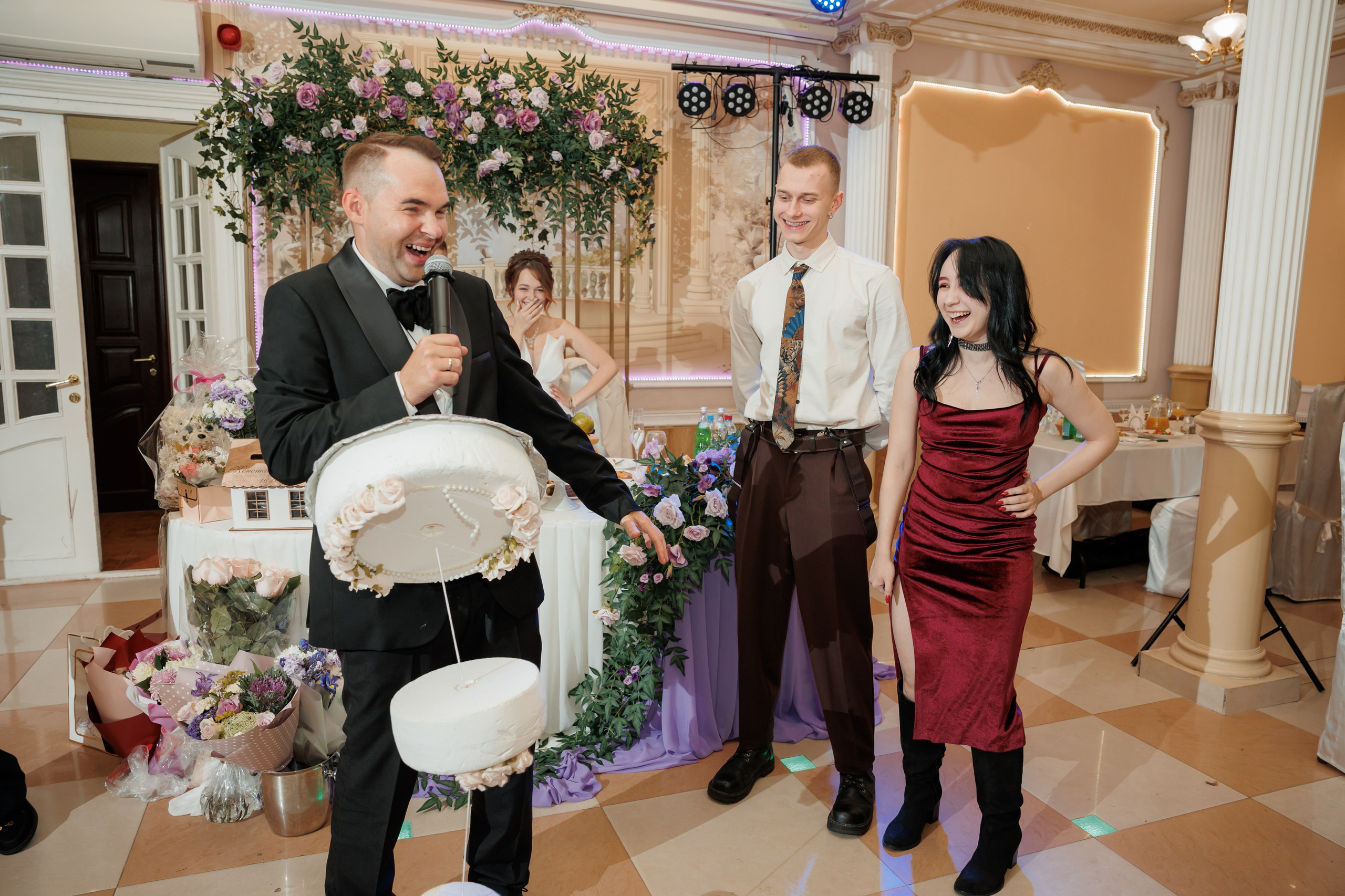 Константин и Дарья, ЗАГС ВДНХ, отель Soluxe, ресторан «Антик». Свадебный и репортажный фотограф (Москва, Королев и другие)