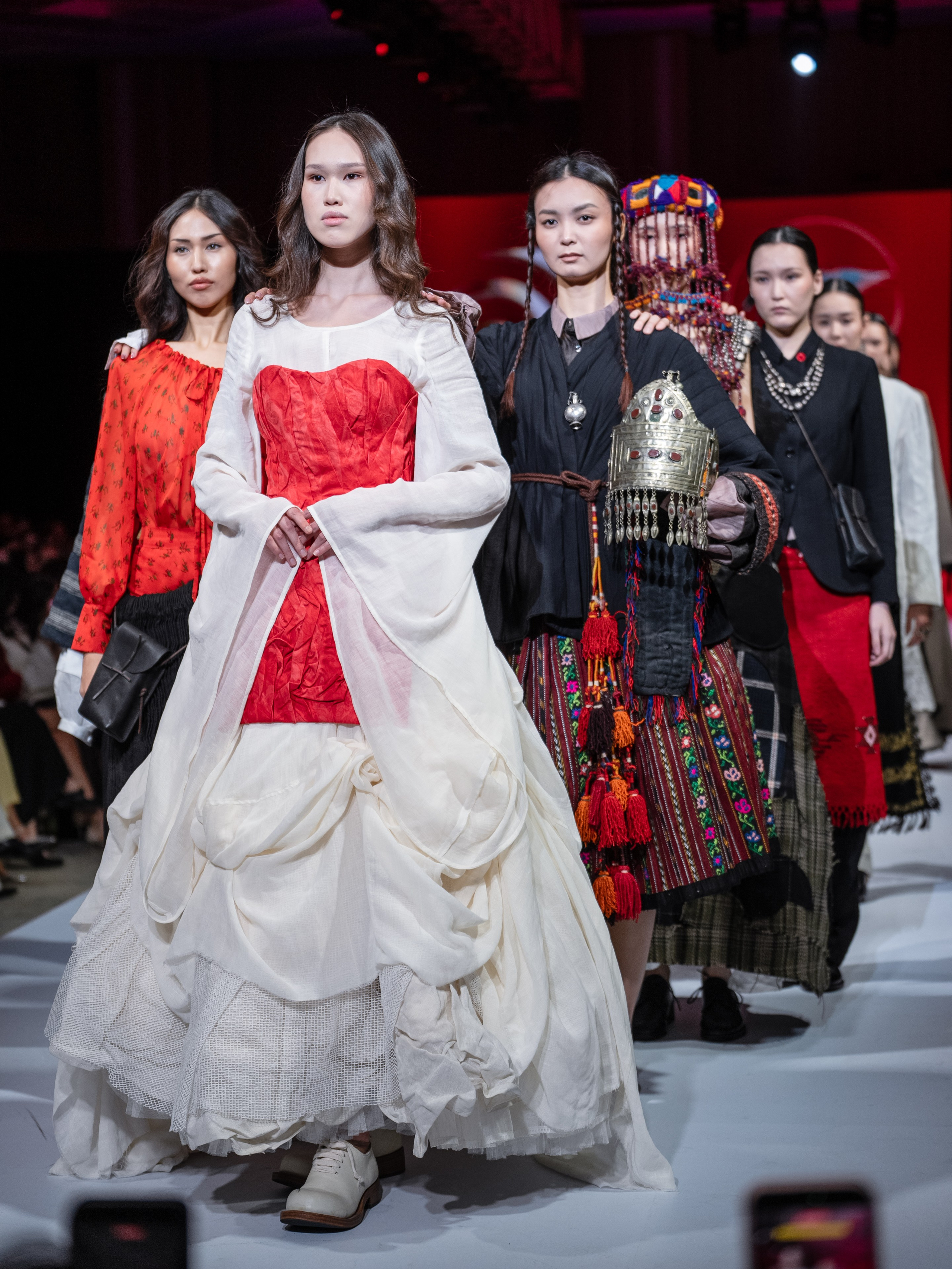 EURASIAN FASHION WEEK Reberth. Сайт Алматинского НЮ АРТ, будуар и фэшн фотографа Дениса Карпенко
