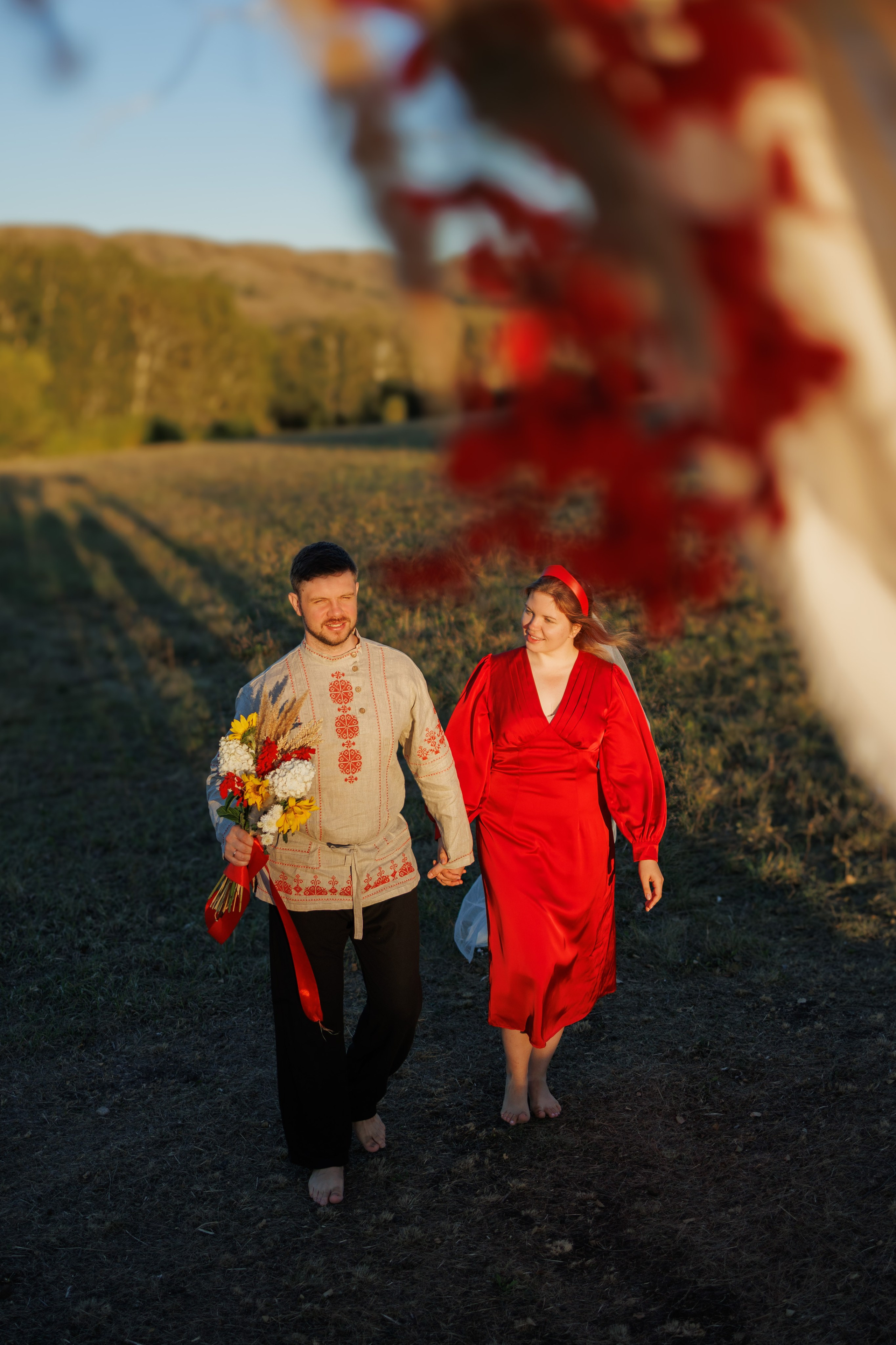 Свадебная фотосессия в Медногорске в старо русском стиле на природе. Фотограф Медногорск Кувандык Оксана Шерехода свадебные, семейные, индивидуальные, школьные фотосессии. Печать фотоальбомов