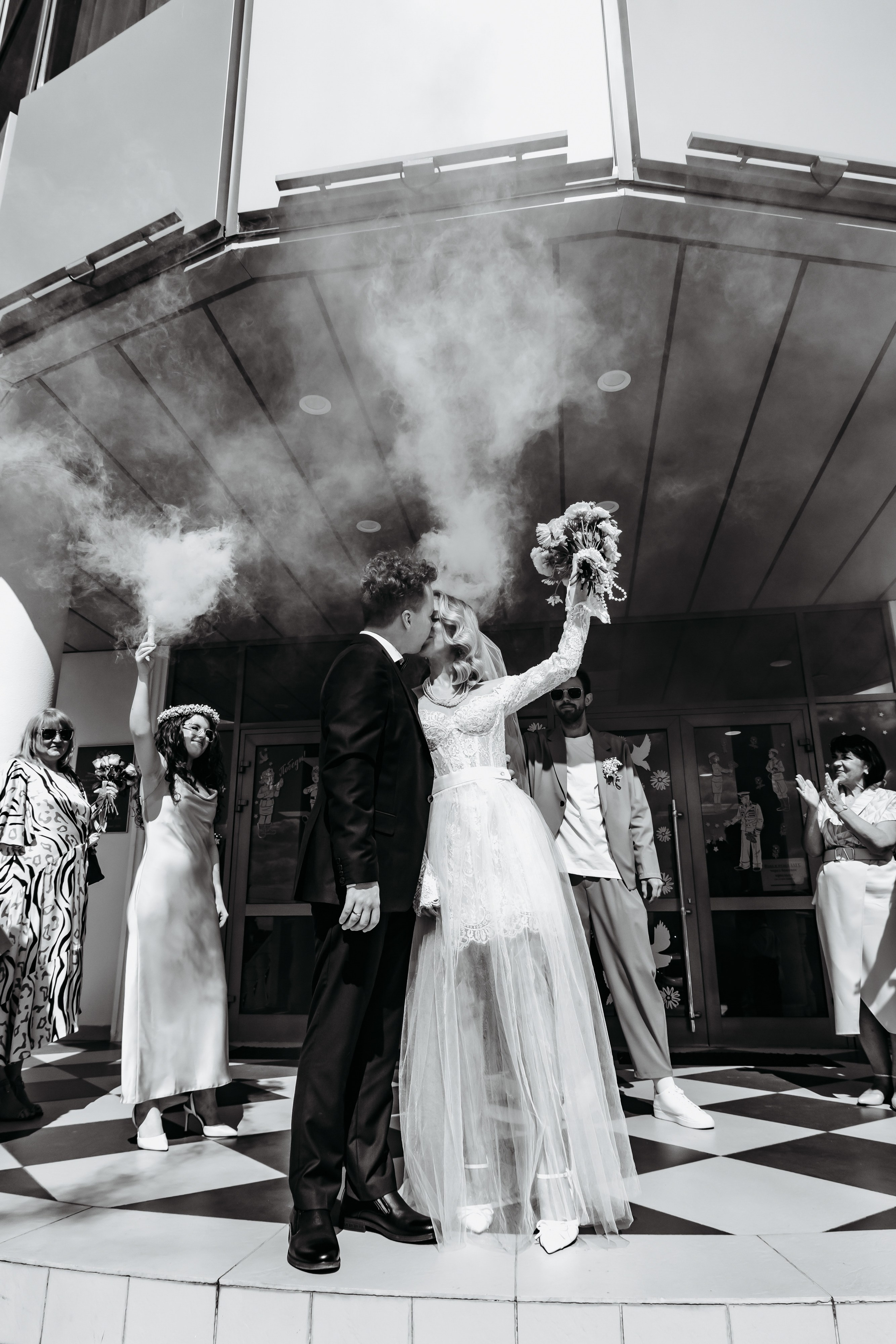 сборы жениха и невесты в отеле