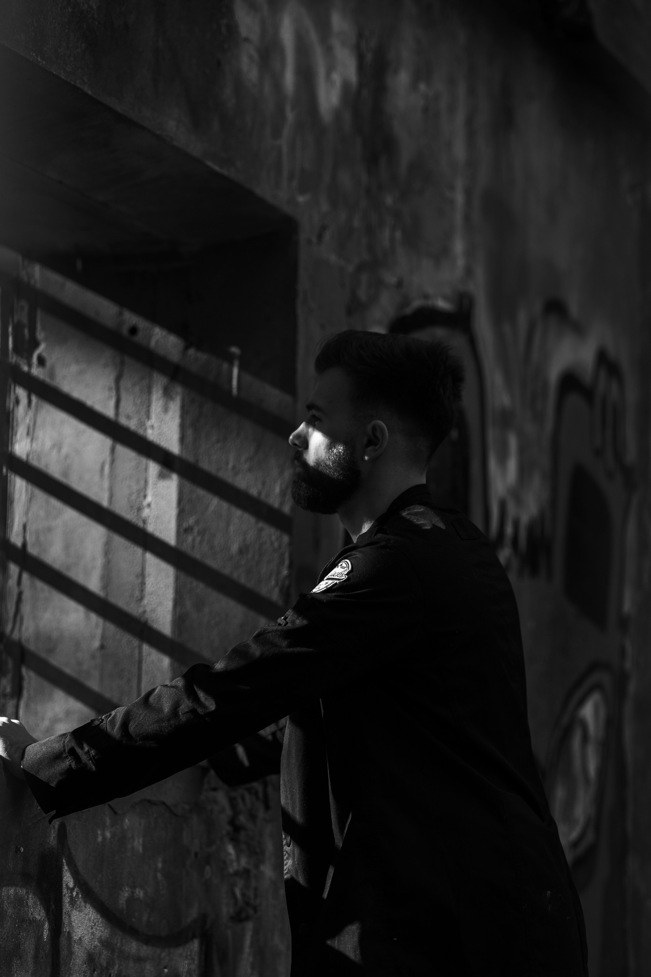 Черно белый дерзкий портрет