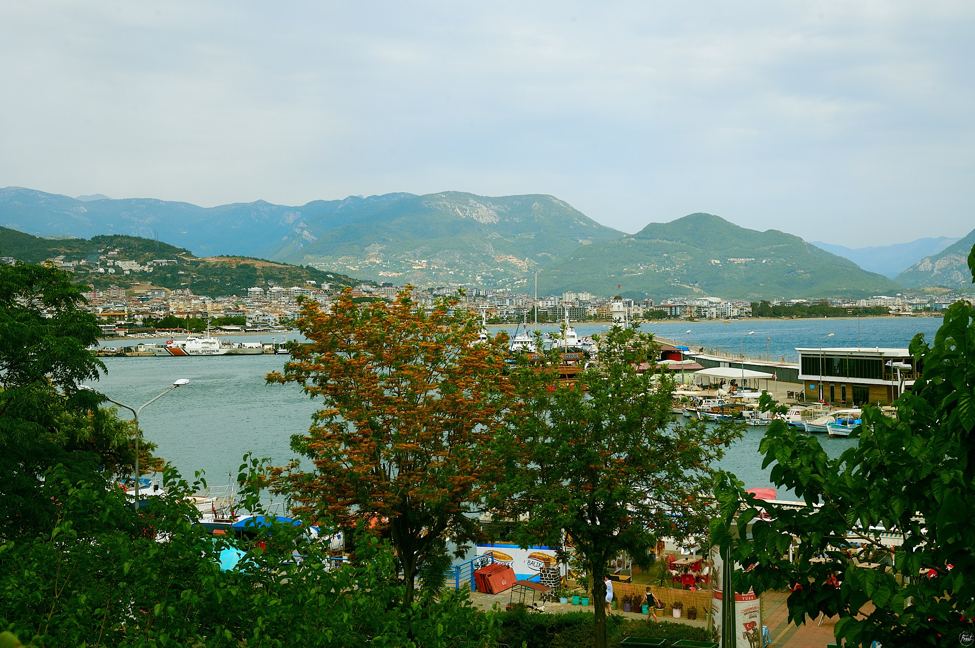 Alanya, Türkiye. May 2024. Фотографии отовсюду и обо всем