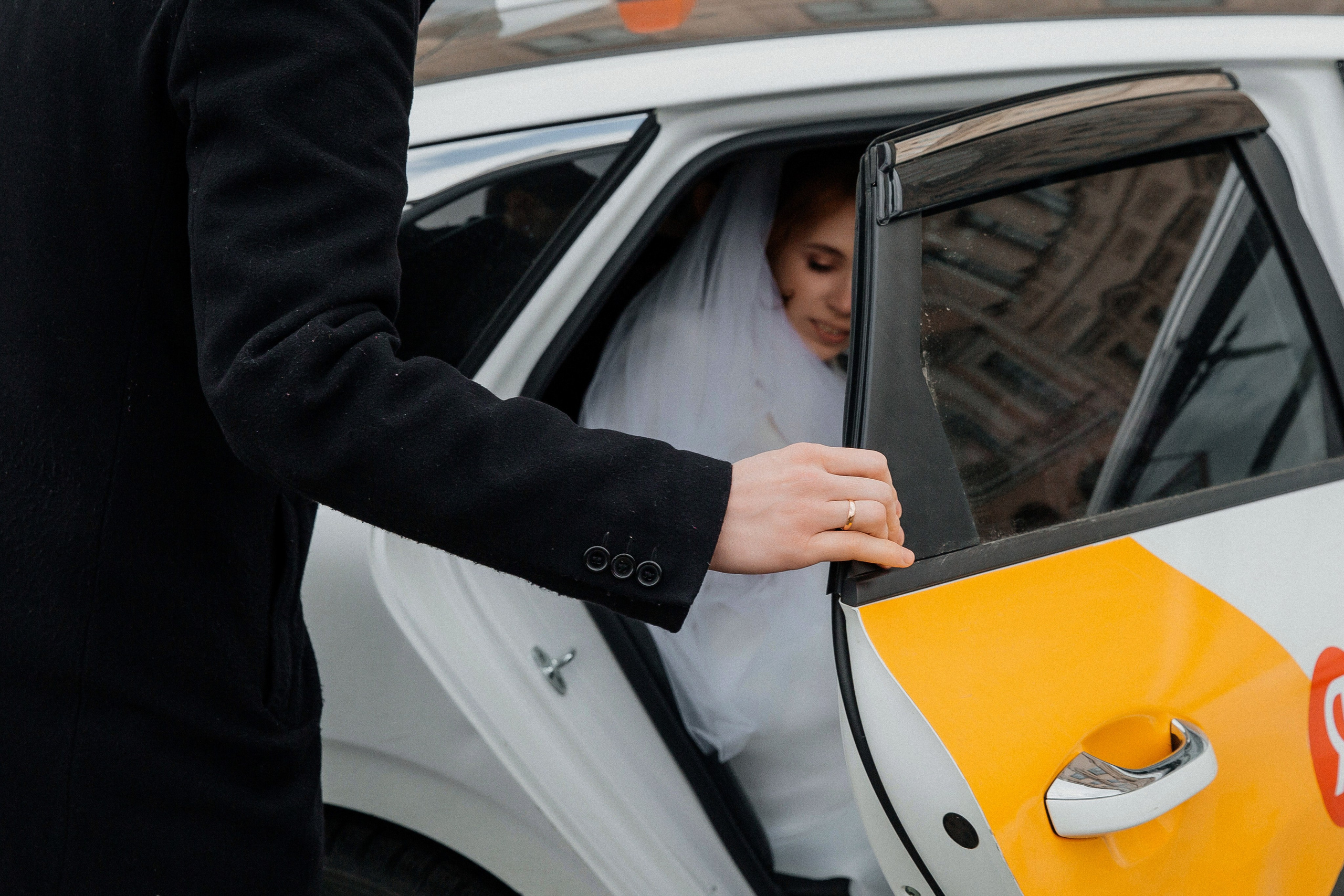 Первый ЗАГС и Фотосессия на Витебском в апреле. Свадебный фотограф в Санкт-Петербурге Вика Стукачева