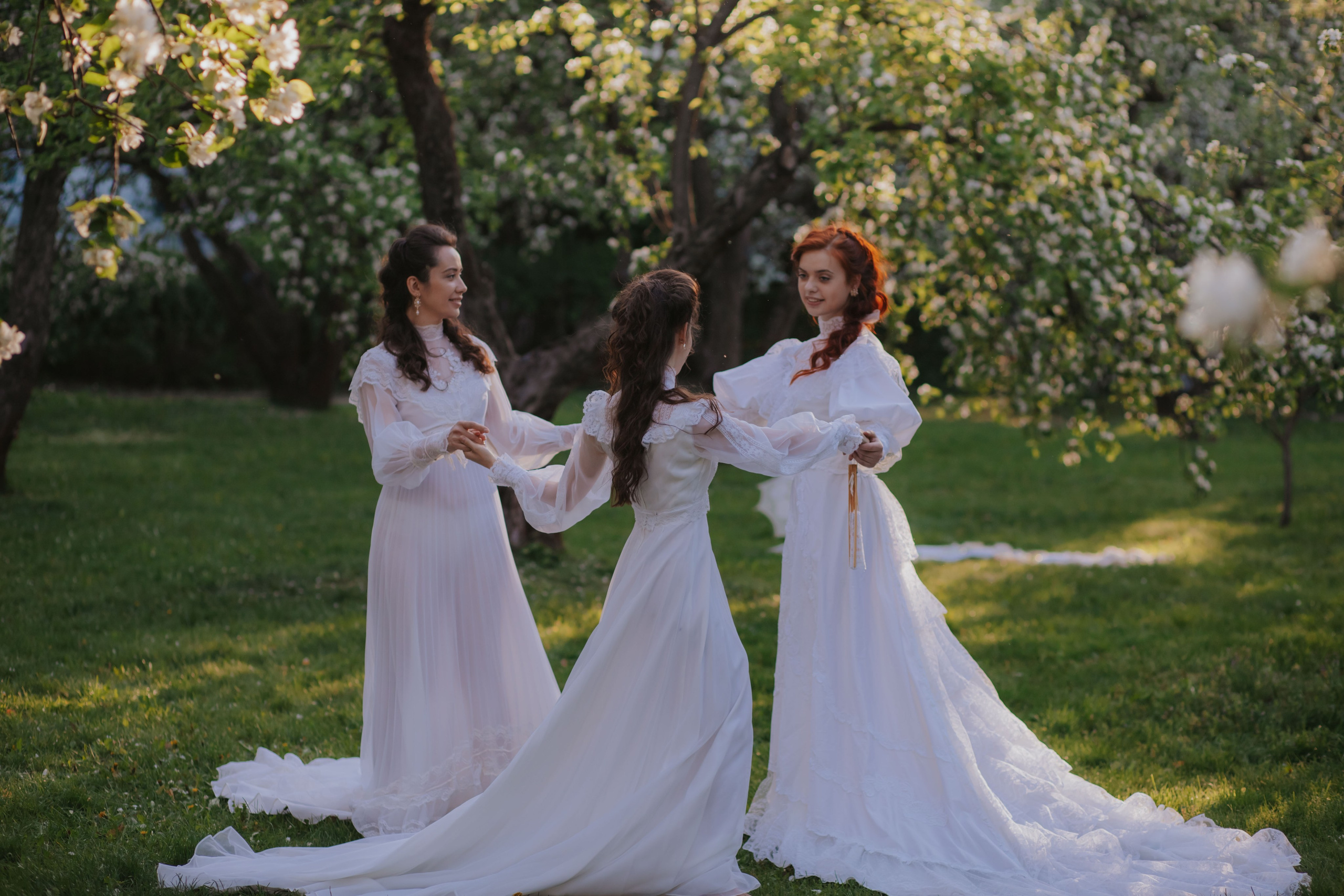 Яблоневый сад. Художественная винтажная фотография