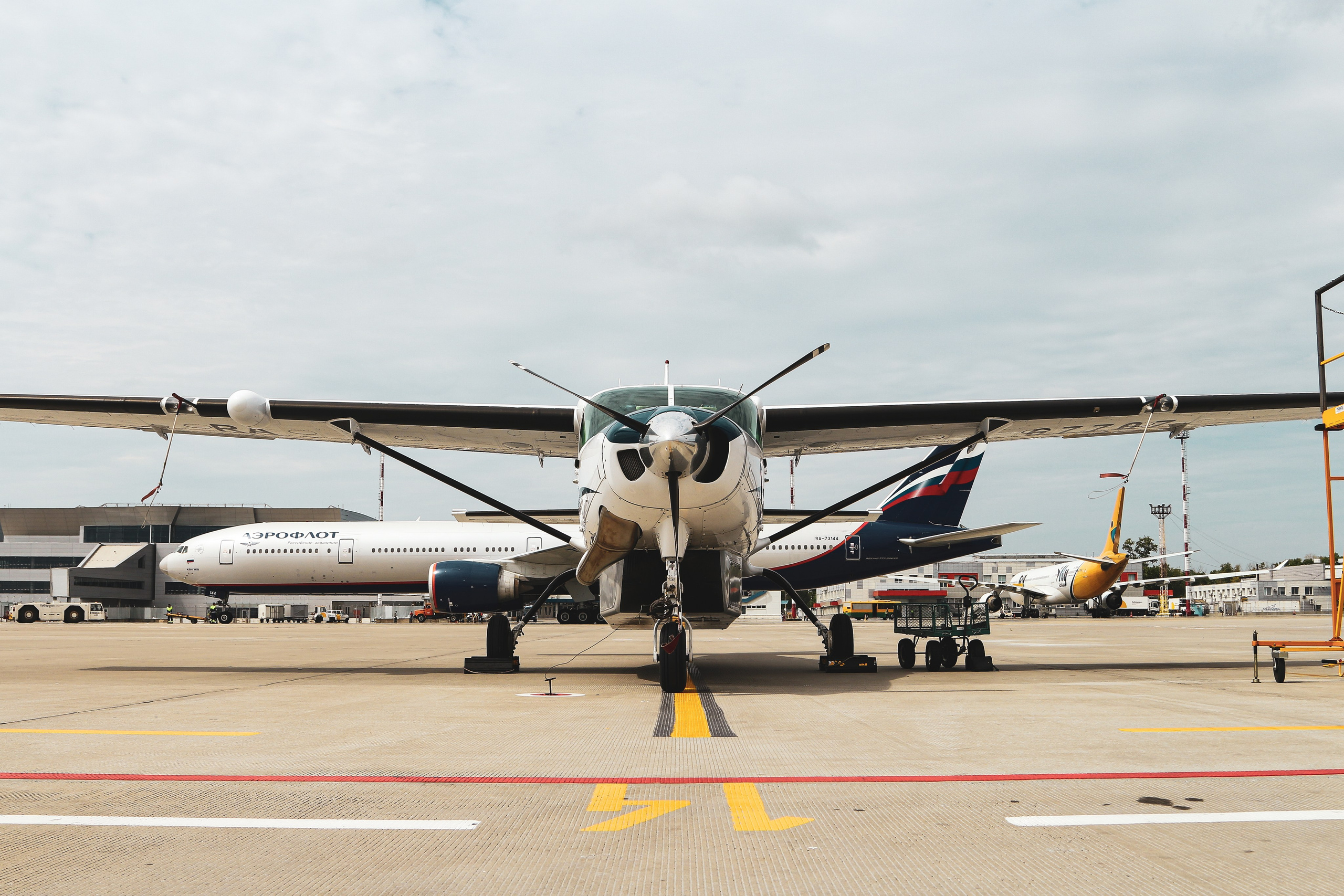 Споттинг аэропорт Хабаровска. Алиса Томшина — Фотограф / Видеограф