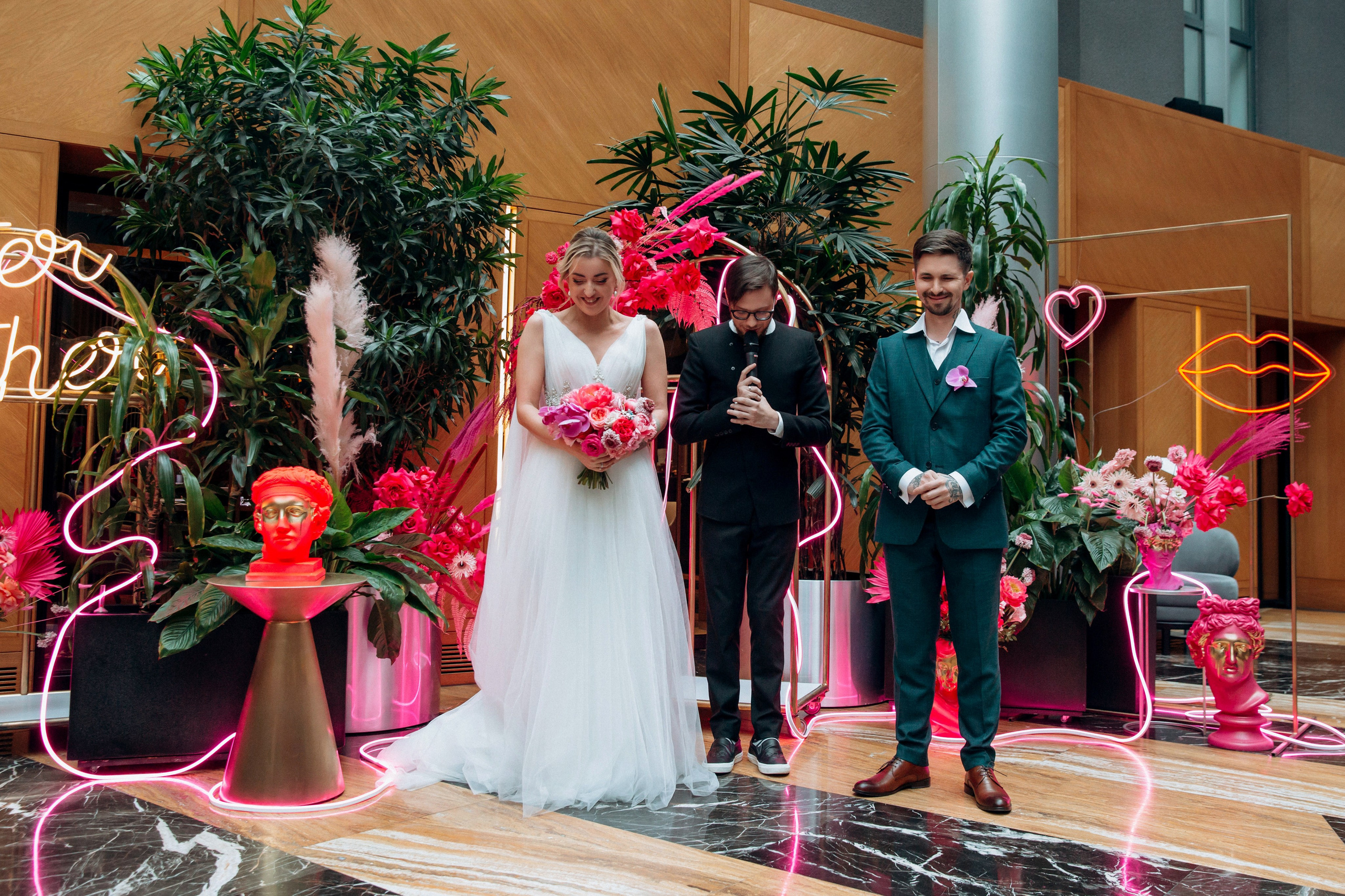 Неоновая свадьба. Свадебный фотограф в Санкт-Петербурге Вика Стукачева