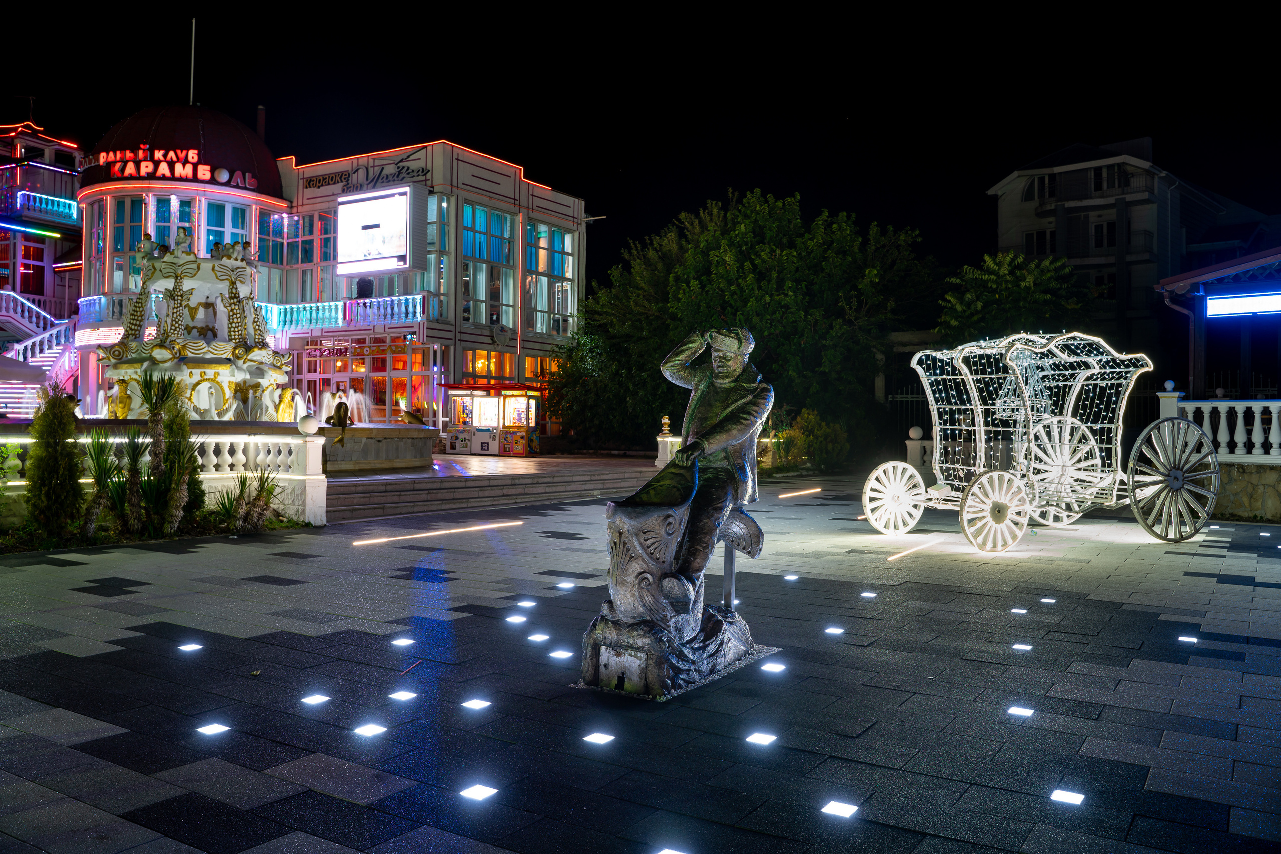 Ночная набережная в Кабардинке. Жизнь курорта Кабардинка в фотографиях
