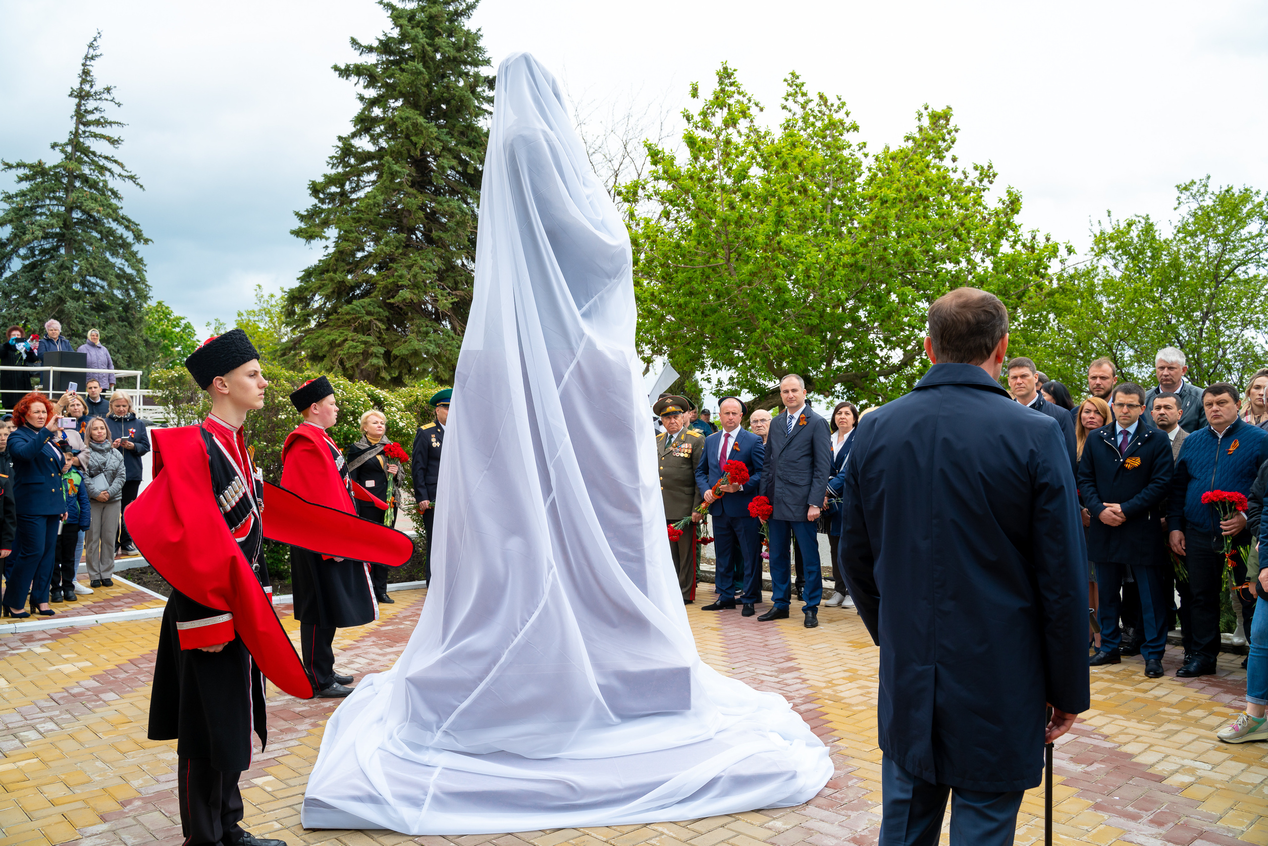Открытие памятника. Марьина роща. Жизнь курорта Кабардинка в фотографиях