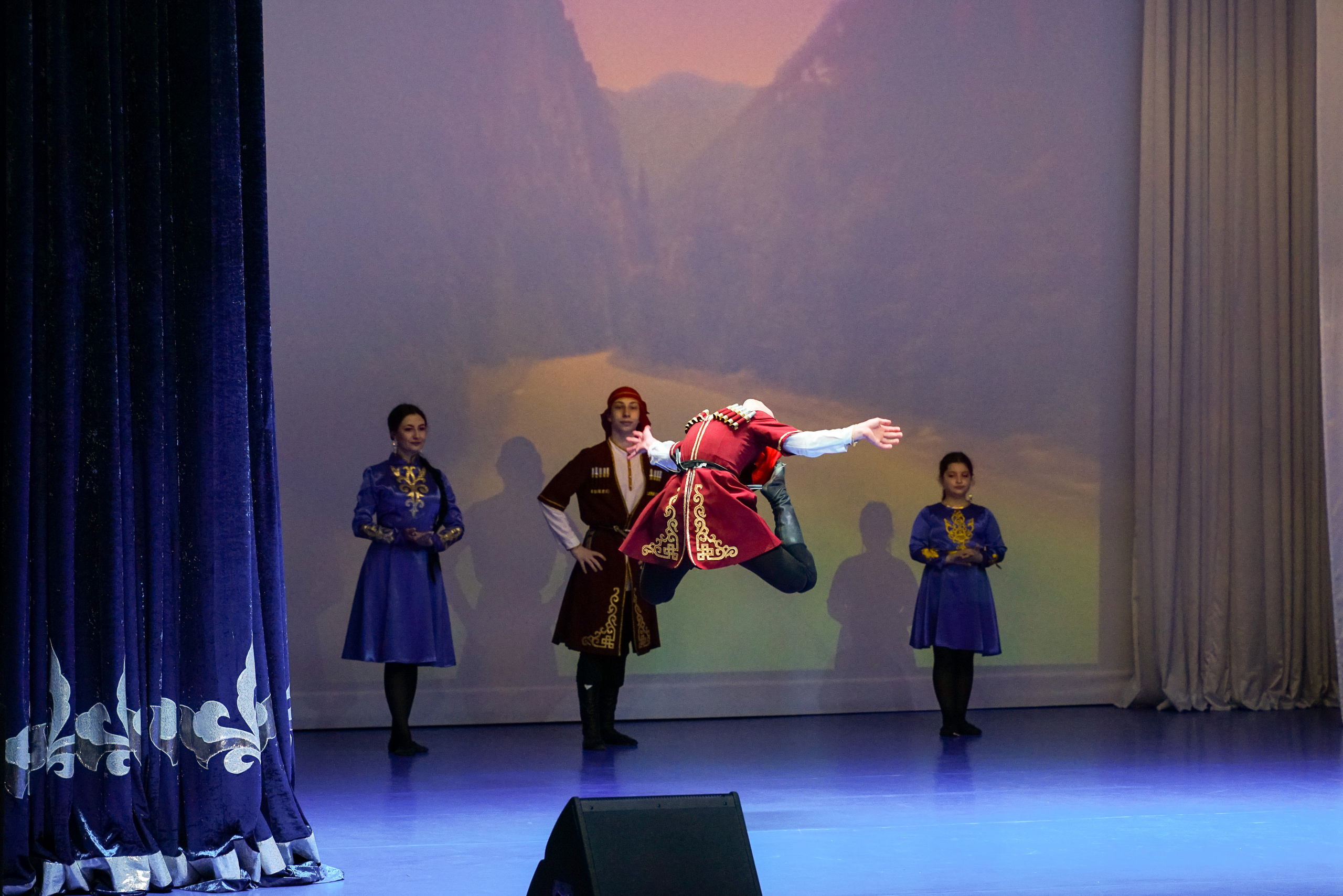 ДК Марьина Роща 9 мая. Жизнь курорта Кабардинка в фотографиях