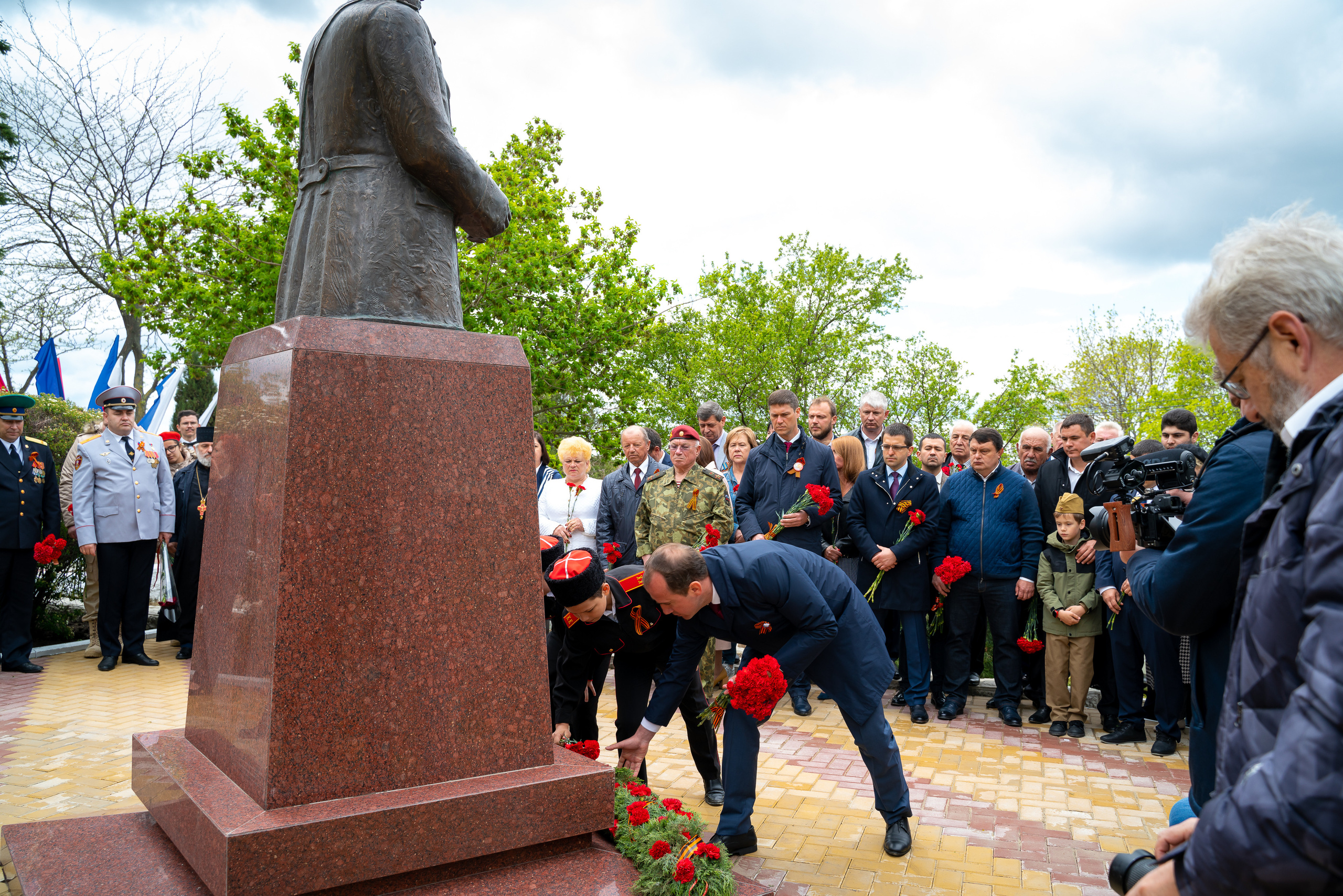 Открытие памятника. Марьина роща. Жизнь курорта Кабардинка в фотографиях