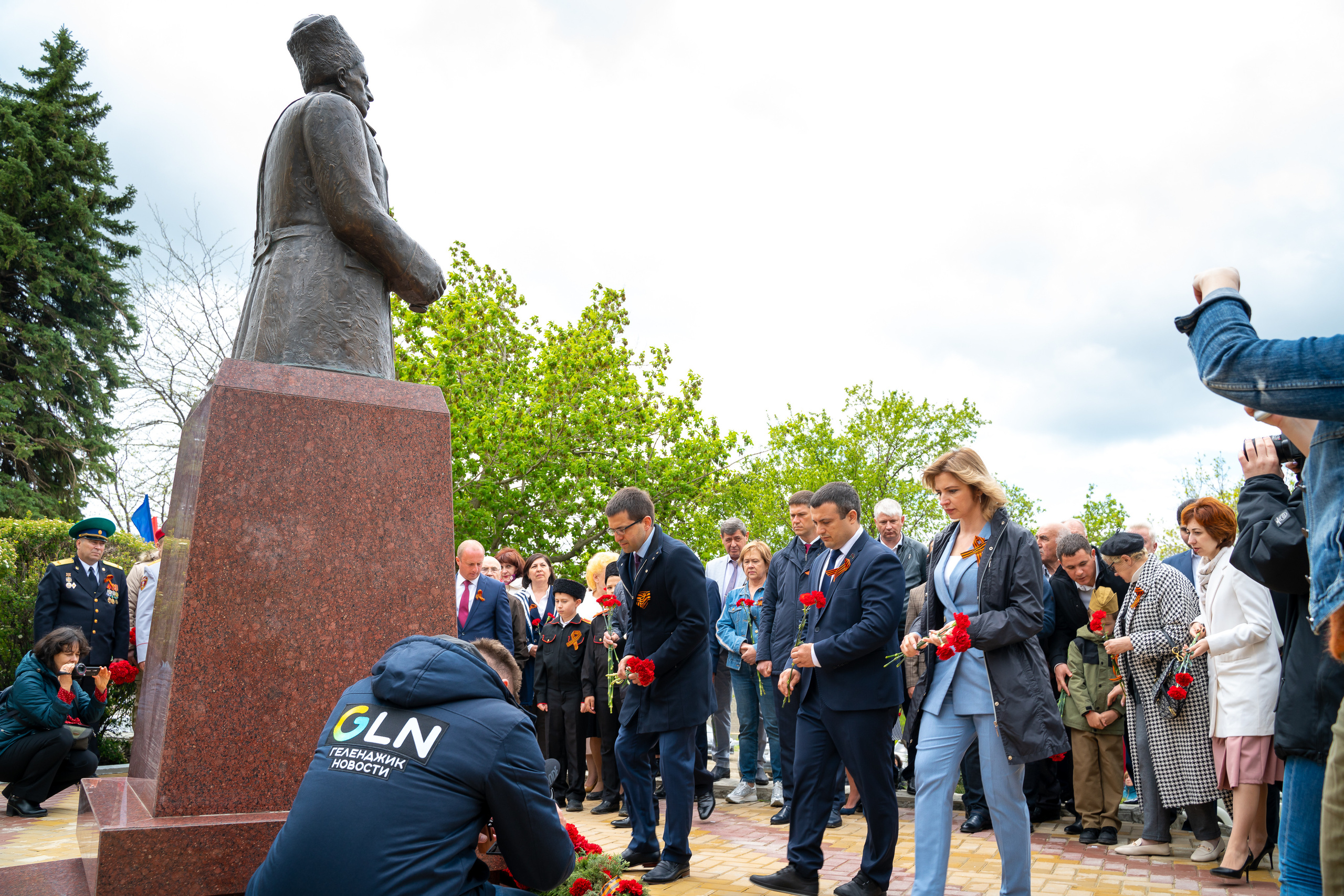 Открытие памятника. Марьина роща. Жизнь курорта Кабардинка в фотографиях