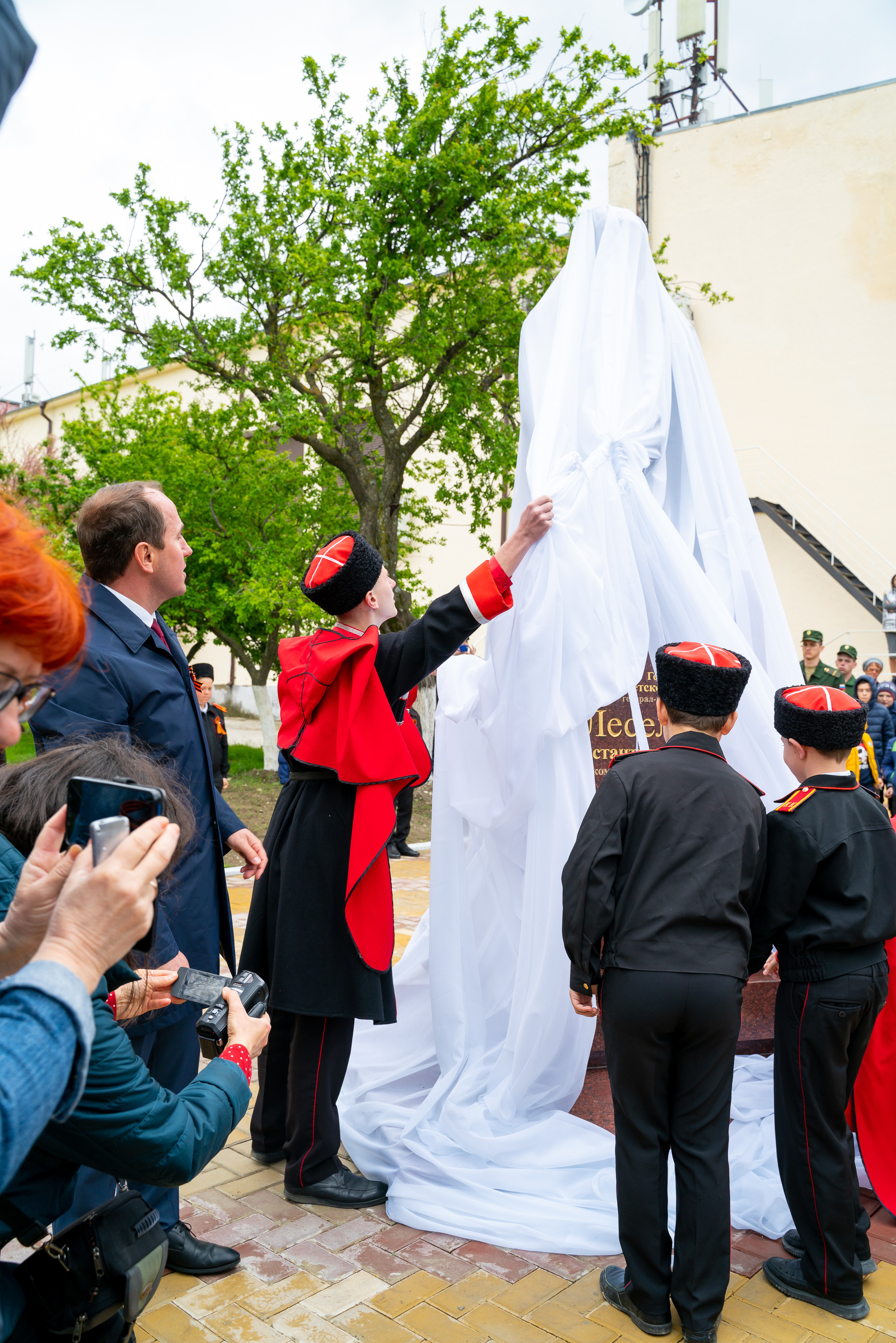 Открытие памятника. Марьина роща. Жизнь курорта Кабардинка в фотографиях
