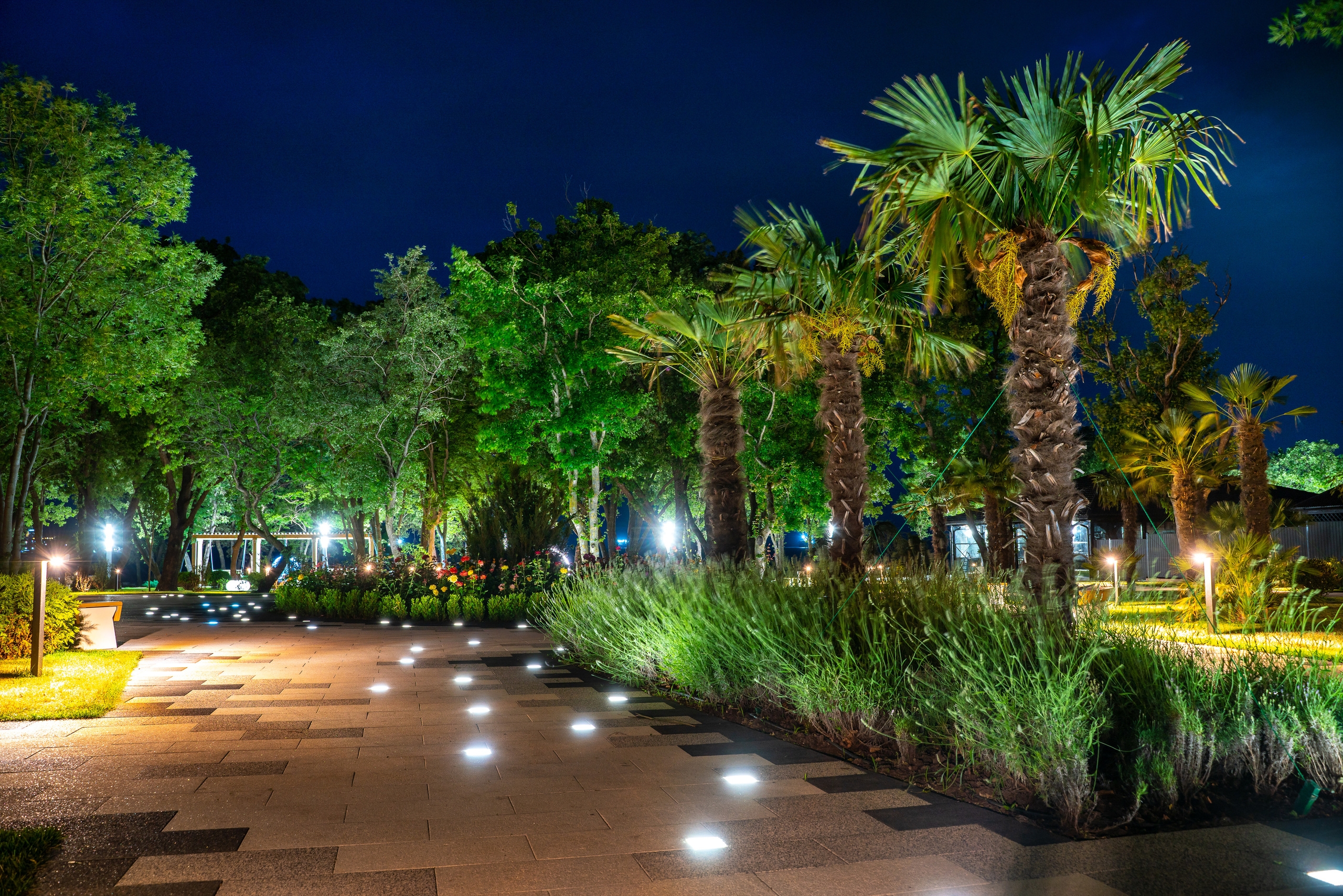 Ночная набережная в Кабардинке. Жизнь курорта Кабардинка в фотографиях