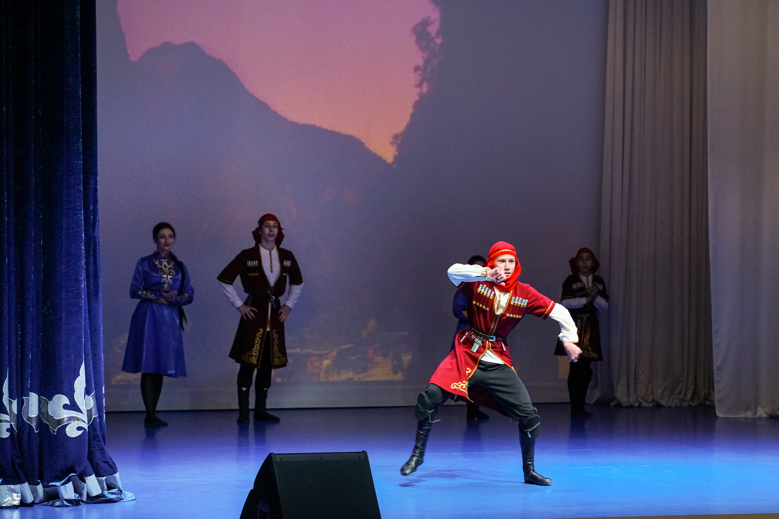 ДК Марьина Роща 9 мая. Жизнь курорта Кабардинка в фотографиях