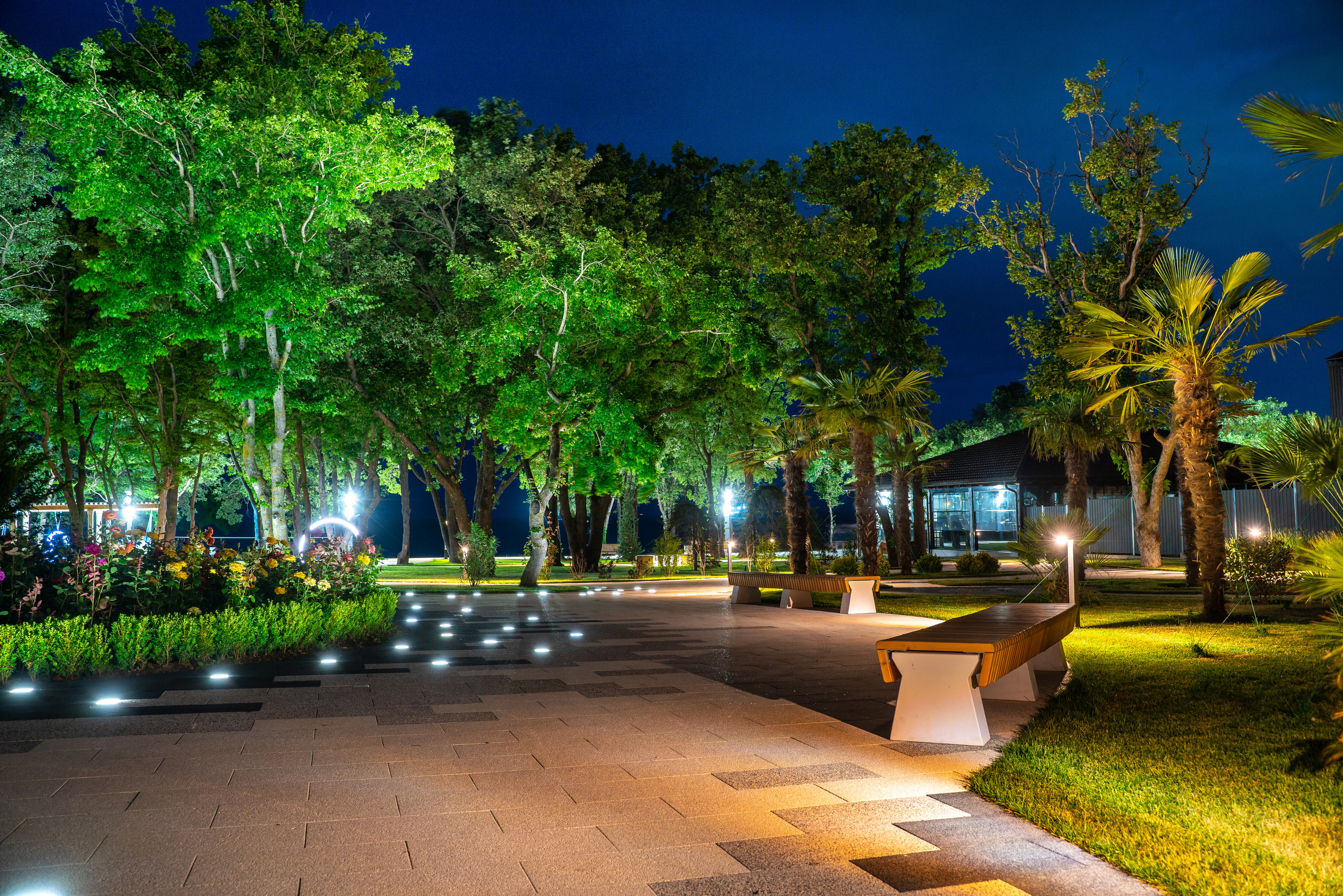 Ночная набережная в Кабардинке. Жизнь курорта Кабардинка в фотографиях