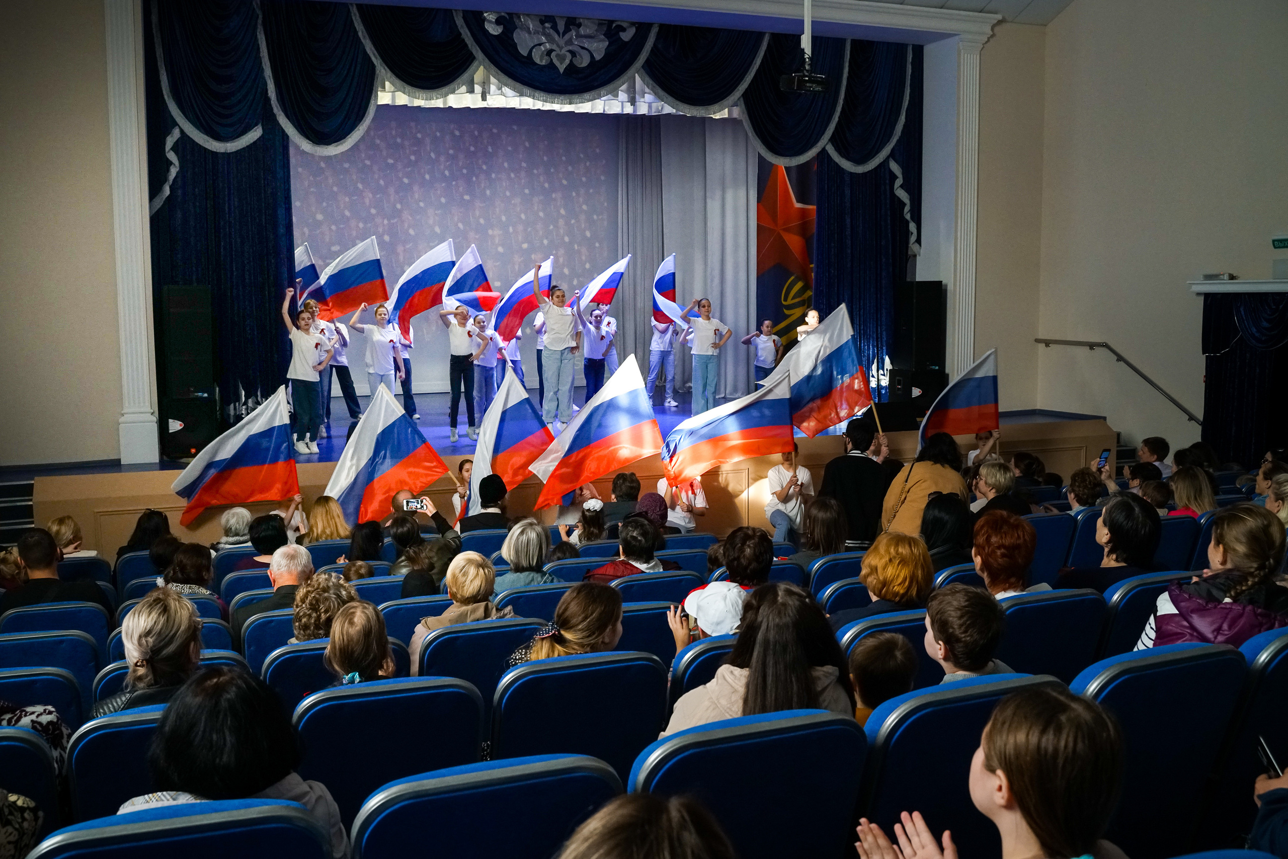 ДК Марьина Роща 9 мая. Жизнь курорта Кабардинка в фотографиях