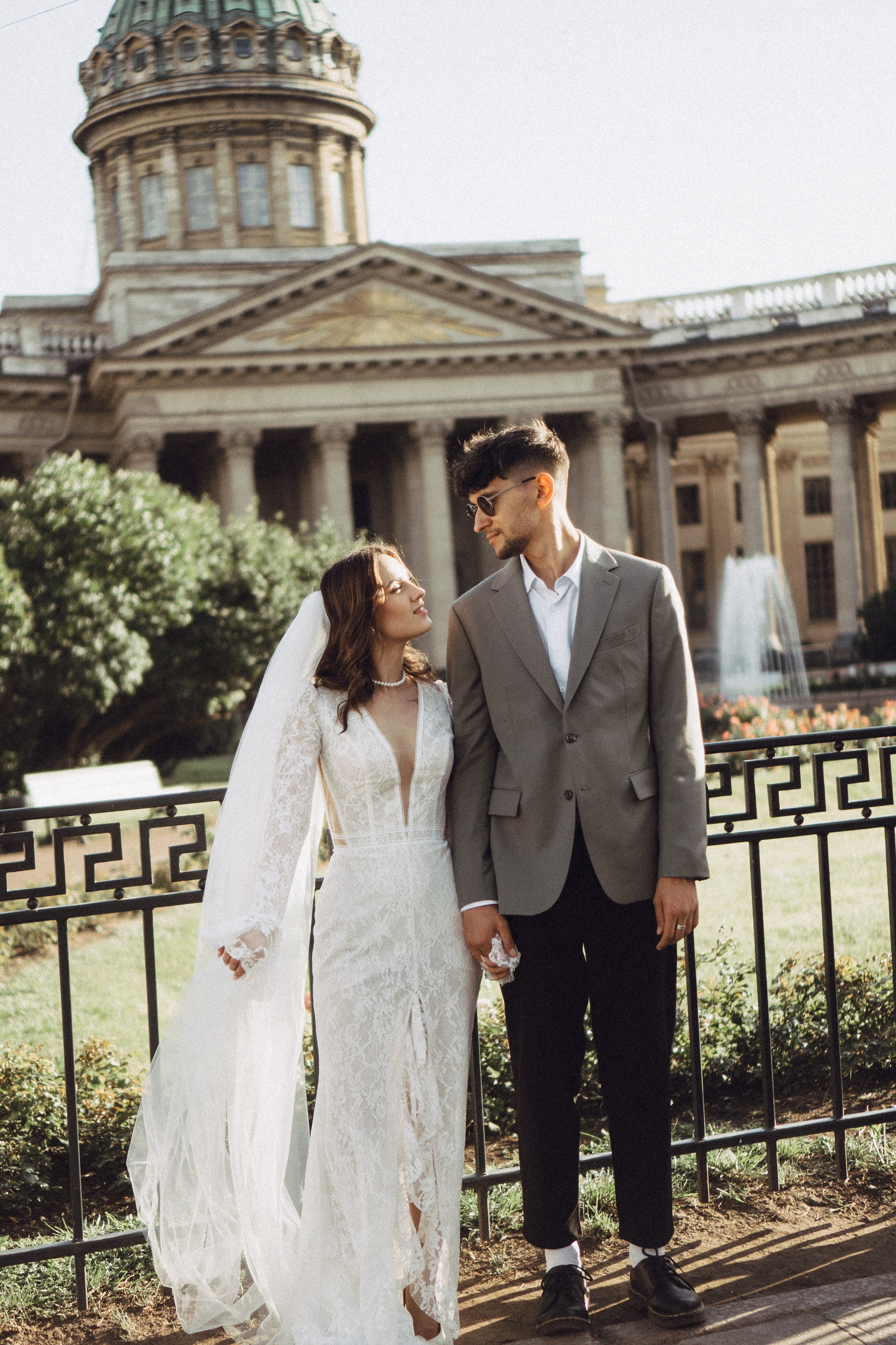 СВАДЕБНАЯ ПРОГУЛКА ВОЗЕ ИСАИКЕВСКОГО СОБОРА АСТОРИИ И ЗАКОНОДАЛЕТНОГО СОБРАНИЯ. Профессиональный фотограф, Санкт-Петербург — Виктория Богомолова