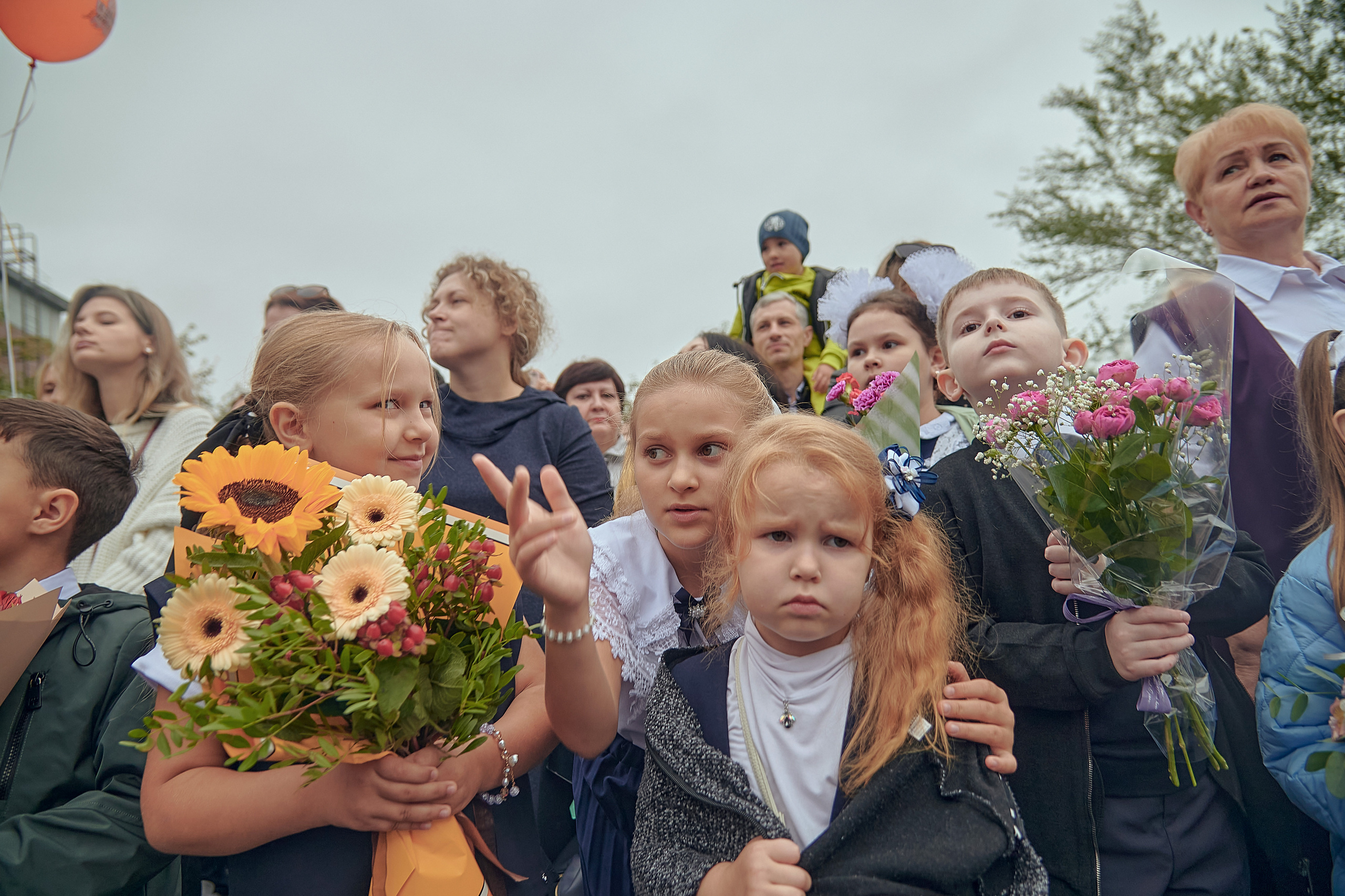 Портфолио репортажной фотосъёмки: 1 сентября в школе № 149. Фотограф Яковлев Роман — Красноярск