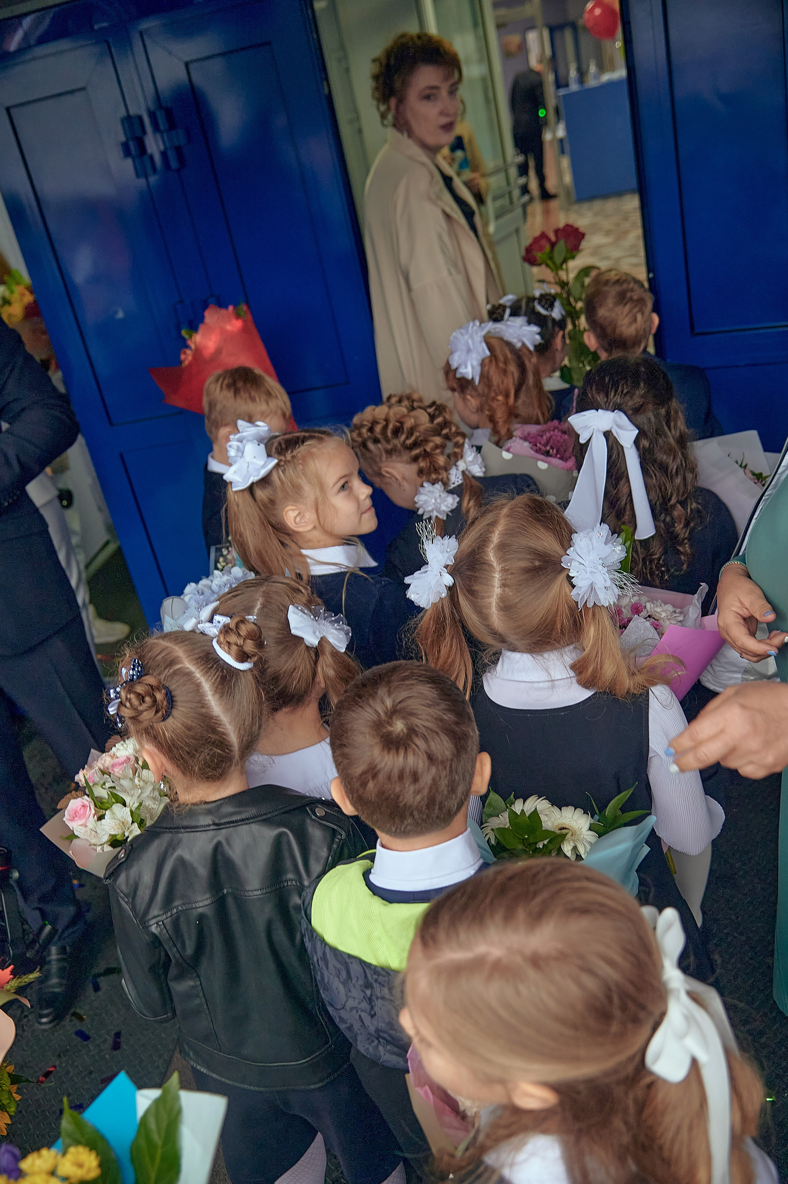 Портфолио репортажной фотосъёмки: 1 сентября в школе № 149. Фотограф Яковлев Роман — Красноярск