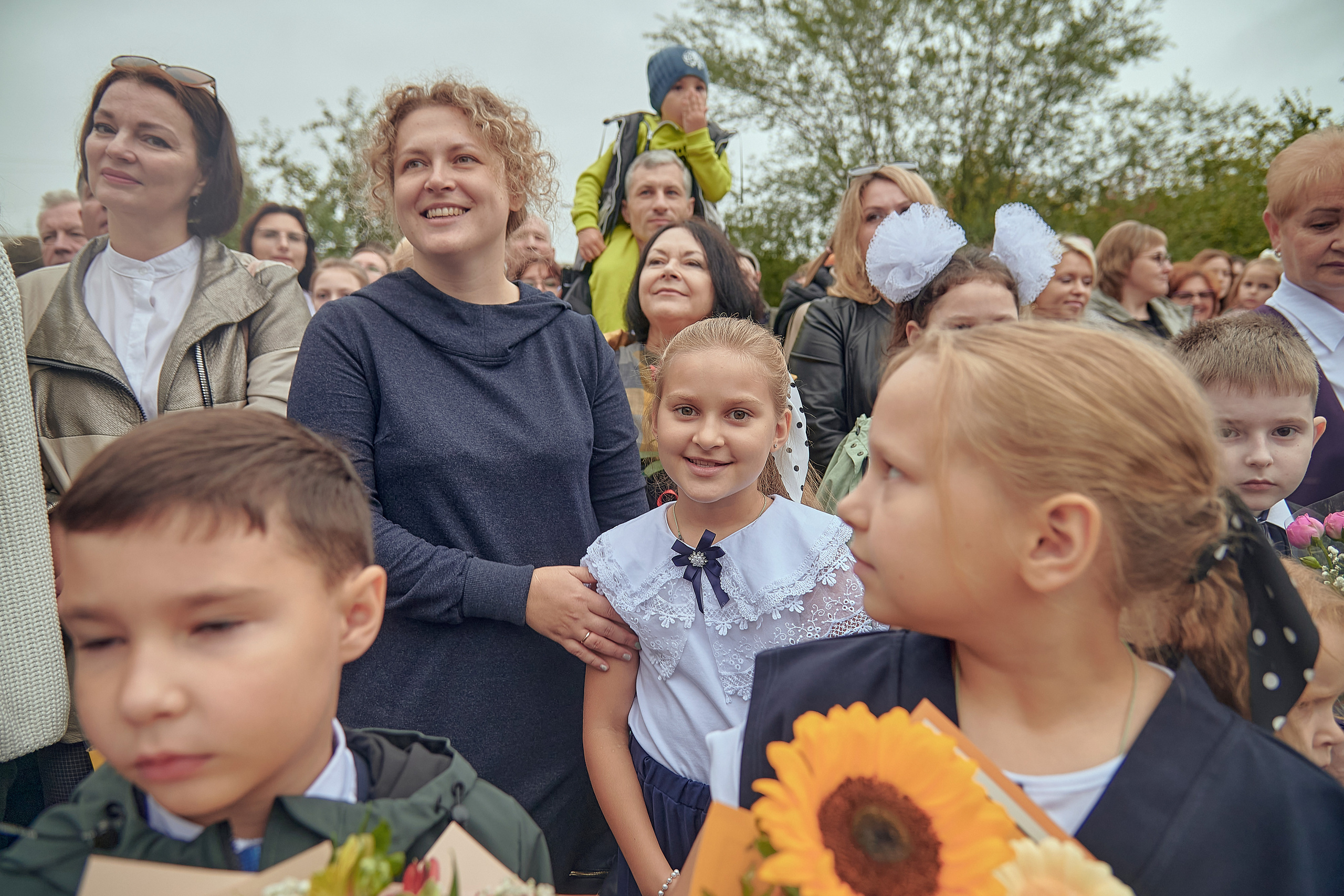 Портфолио репортажной фотосъёмки: 1 сентября в школе № 149. Фотограф Яковлев Роман — Красноярск