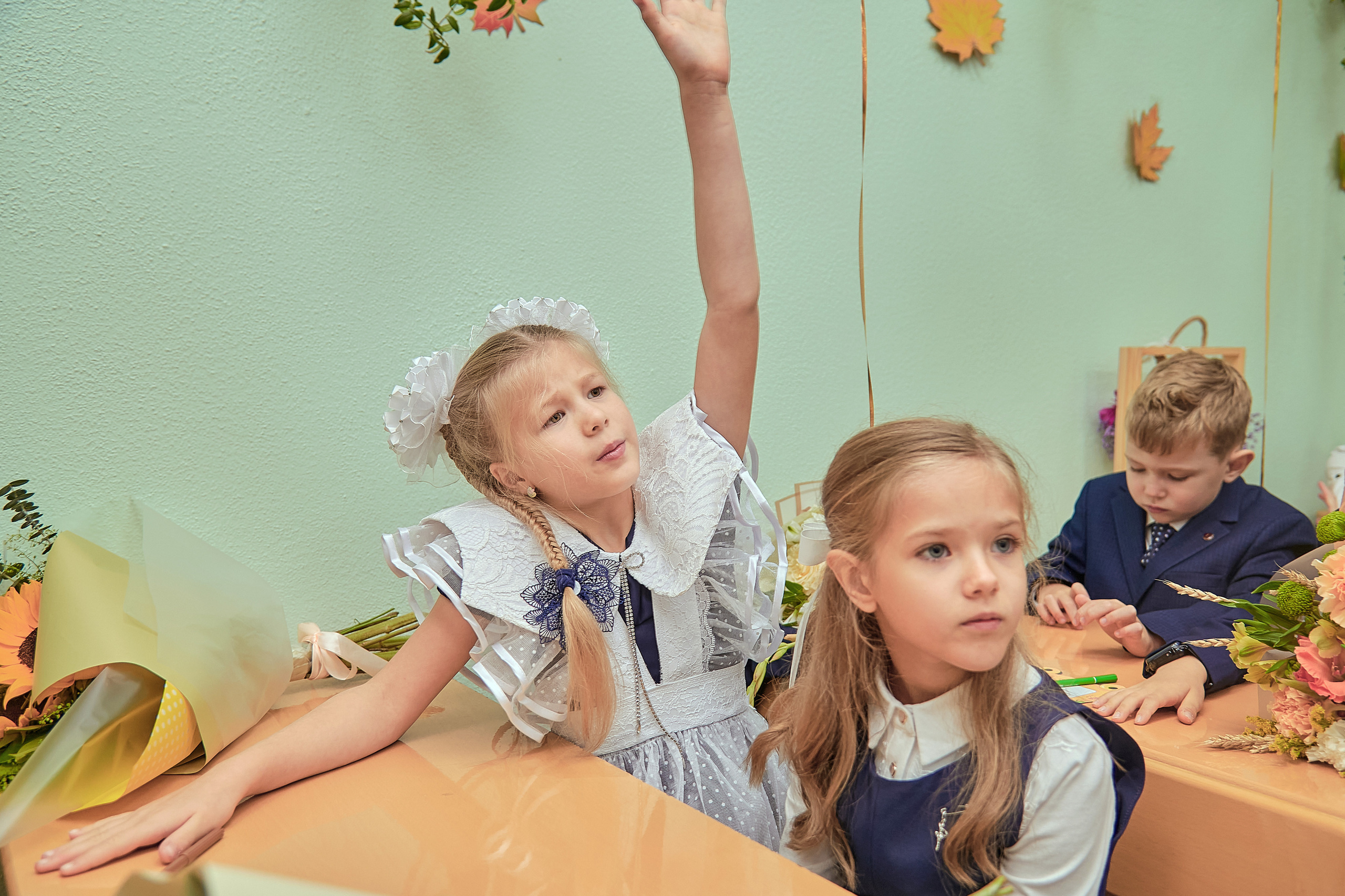 Портфолио репортажной фотосъёмки: 1 сентября в школе № 149. Фотограф Яковлев Роман — Красноярск