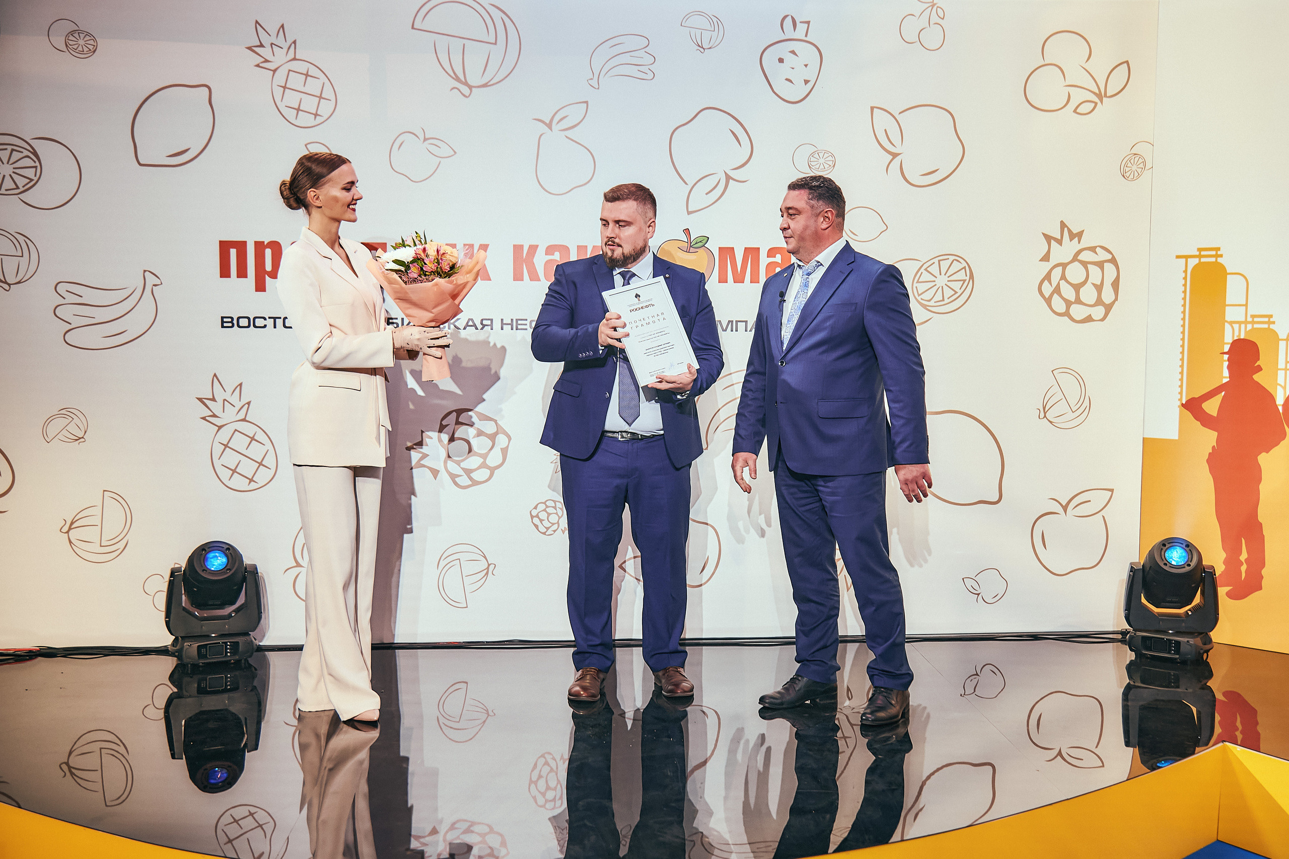 Портфолио репортажной фотосъёмки: "Роснефть" съёмка шоу для «День нефтяника». Фотограф Яковлев Роман — Красноярск