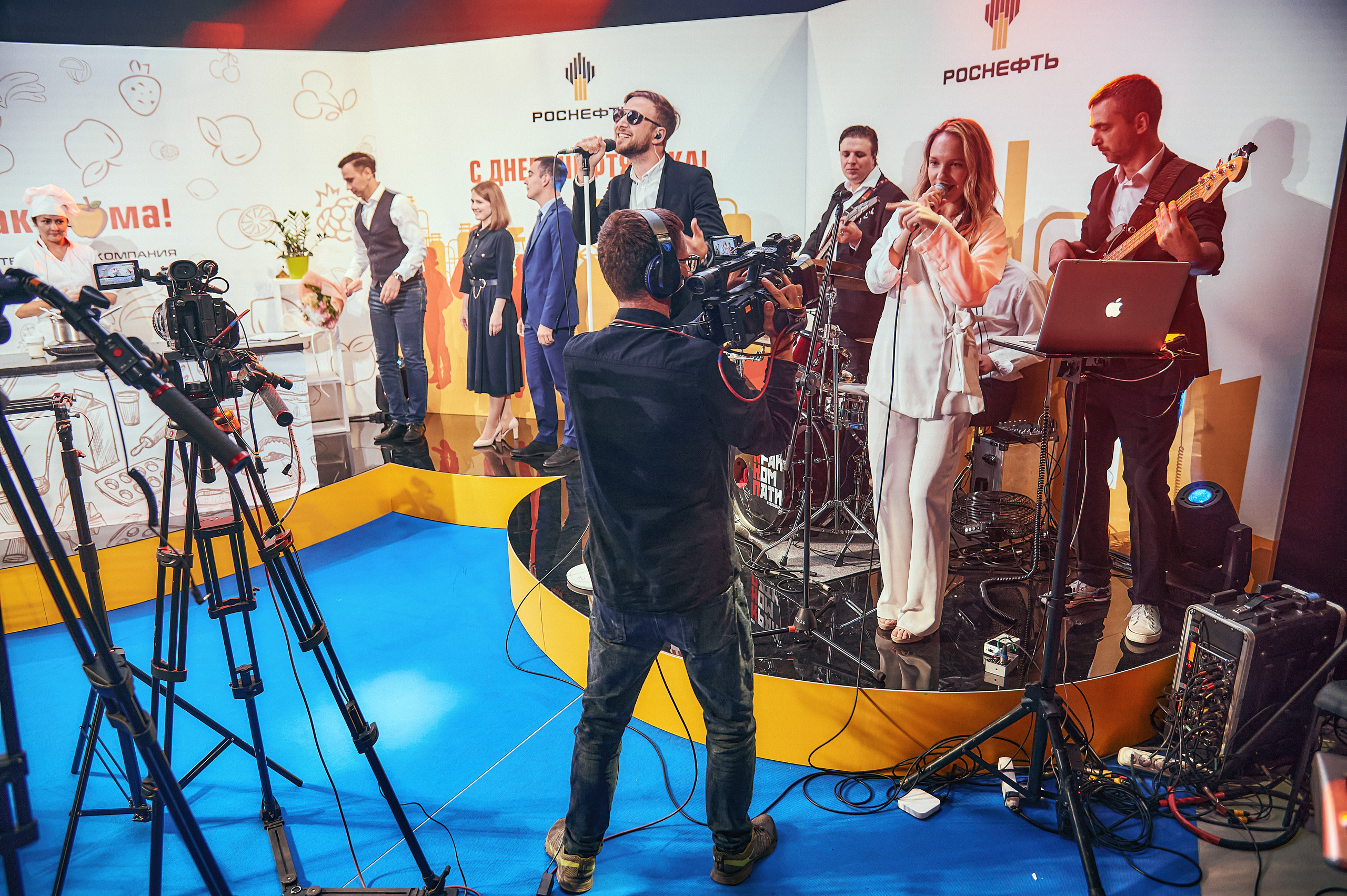 Портфолио репортажной фотосъёмки: "Роснефть" съёмка шоу для «День нефтяника». Фотограф Яковлев Роман — Красноярск