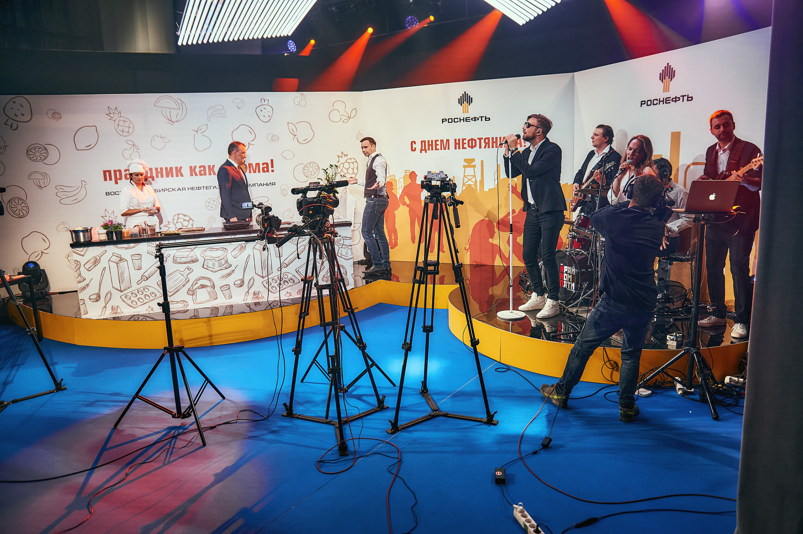 Портфолио репортажной фотосъёмки: "Роснефть" съёмка шоу для «День нефтяника». Фотограф Яковлев Роман — Красноярск