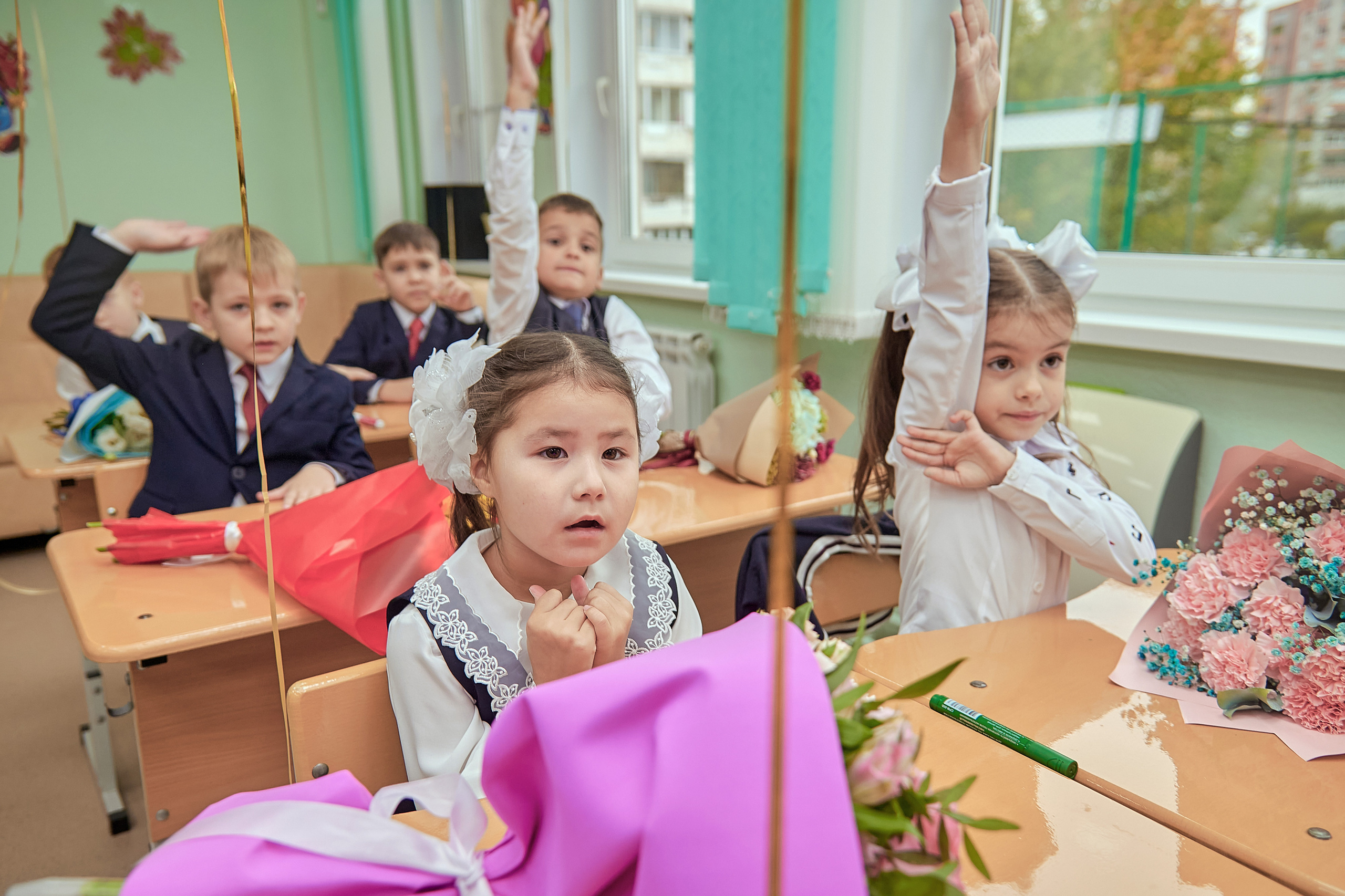 Портфолио репортажной фотосъёмки: 1 сентября в школе № 149. Фотограф Яковлев Роман — Красноярск