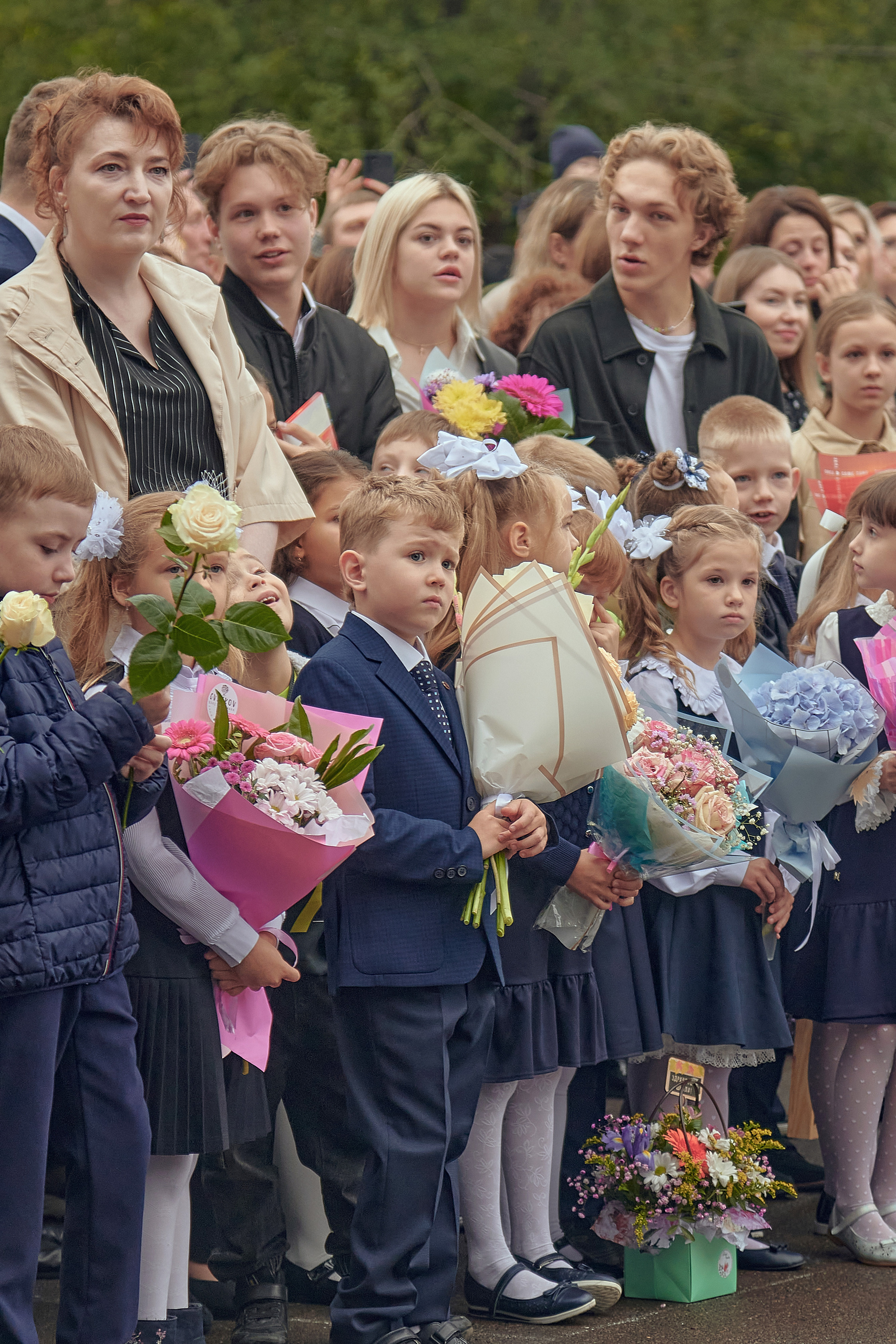 Портфолио репортажной фотосъёмки: 1 сентября в школе № 149. Фотограф Яковлев Роман — Красноярск