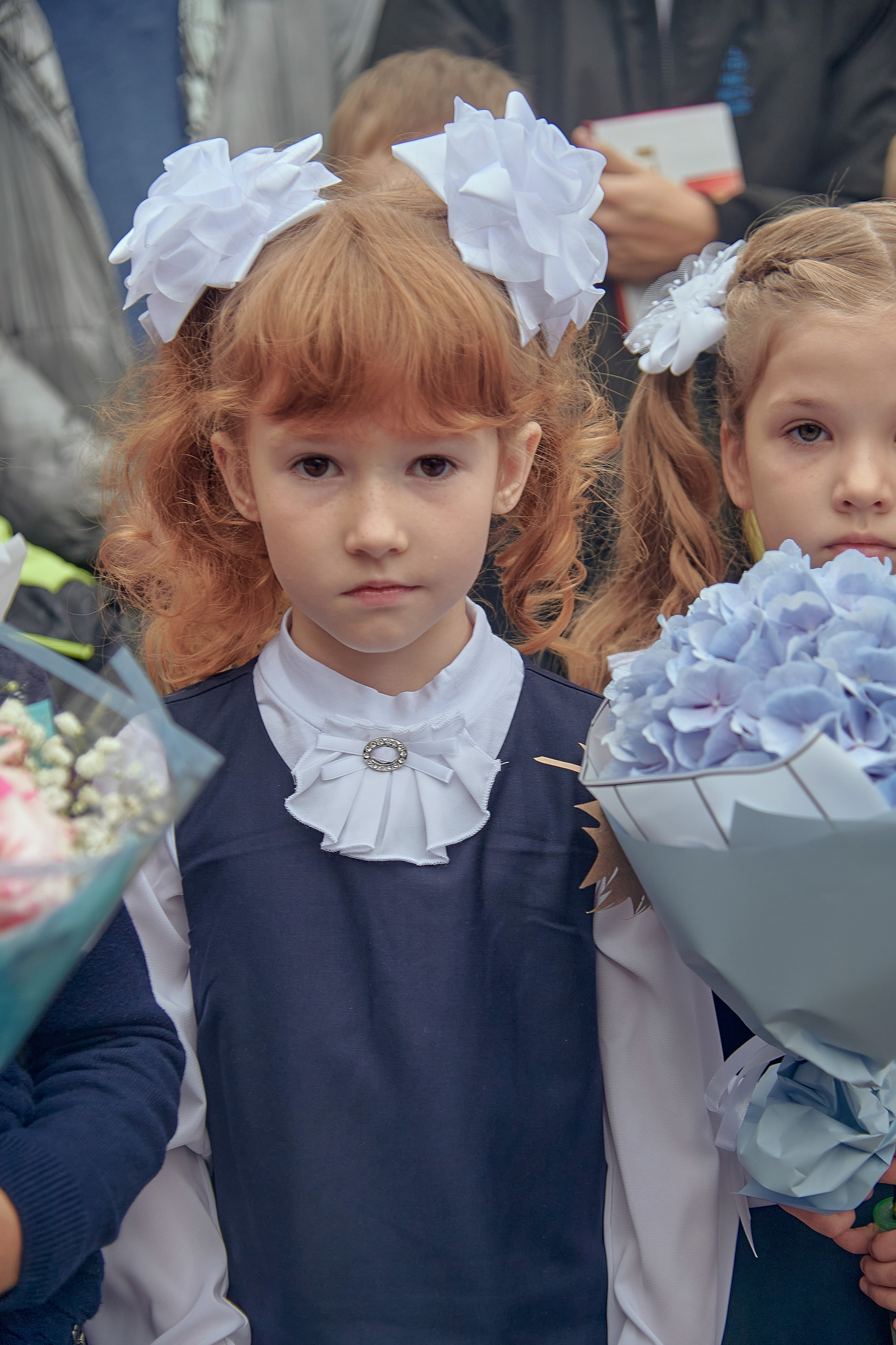 Портфолио репортажной фотосъёмки: 1 сентября в школе № 149. Фотограф Яковлев Роман — Красноярск