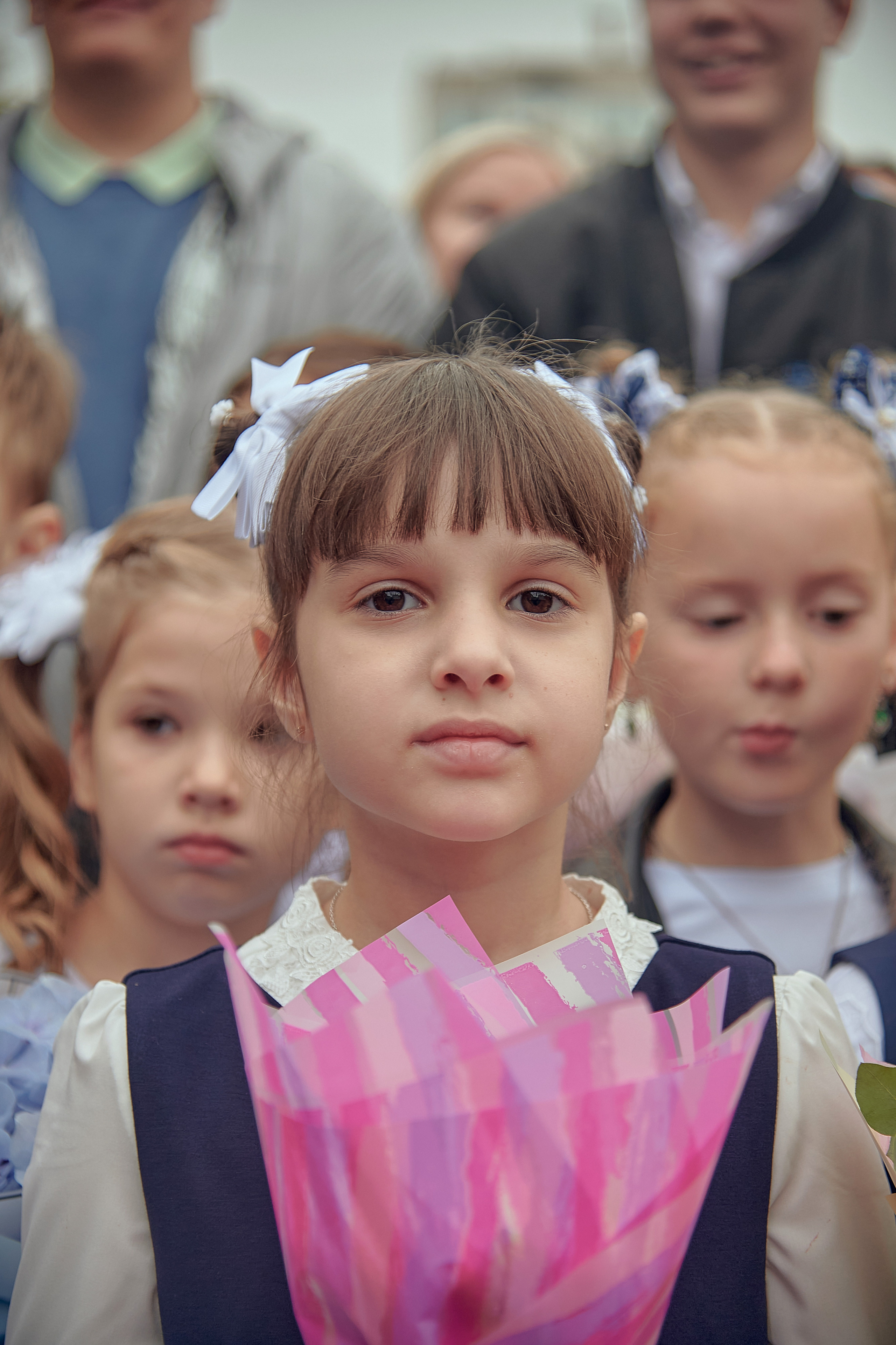 Портфолио репортажной фотосъёмки: 1 сентября в школе № 149. Фотограф Яковлев Роман — Красноярск