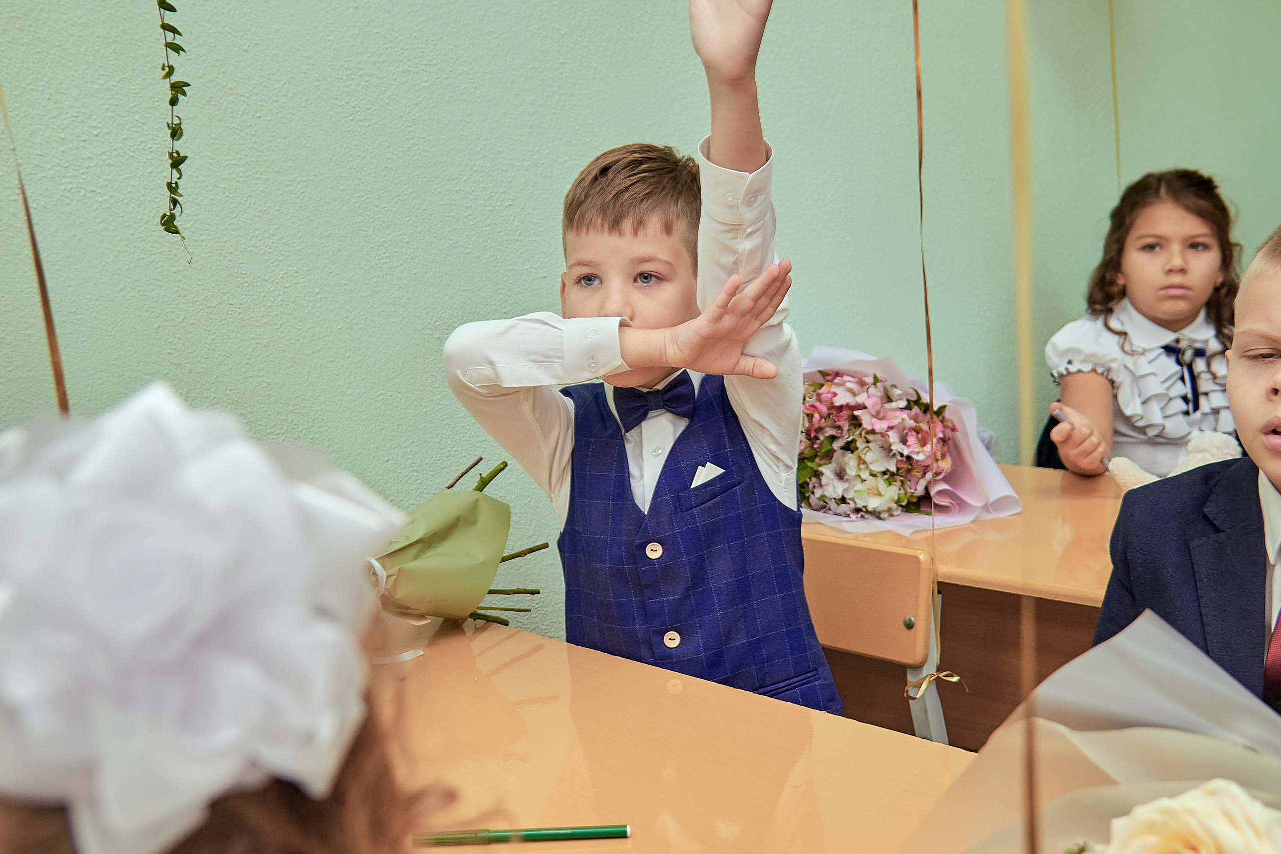 Портфолио репортажной фотосъёмки: 1 сентября в школе № 149. Фотограф Яковлев Роман — Красноярск