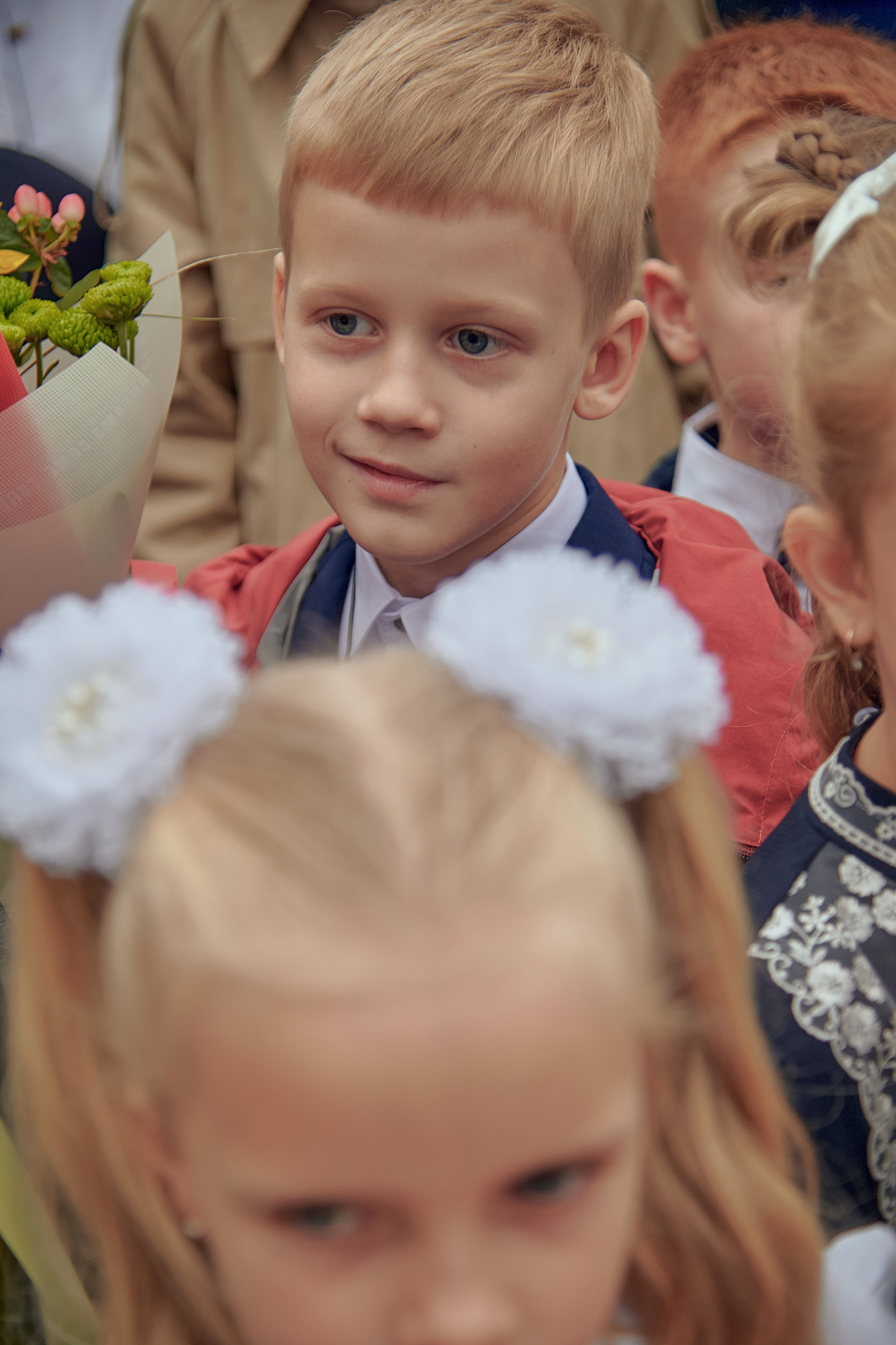 Портфолио репортажной фотосъёмки: 1 сентября в школе № 149. Фотограф Яковлев Роман — Красноярск