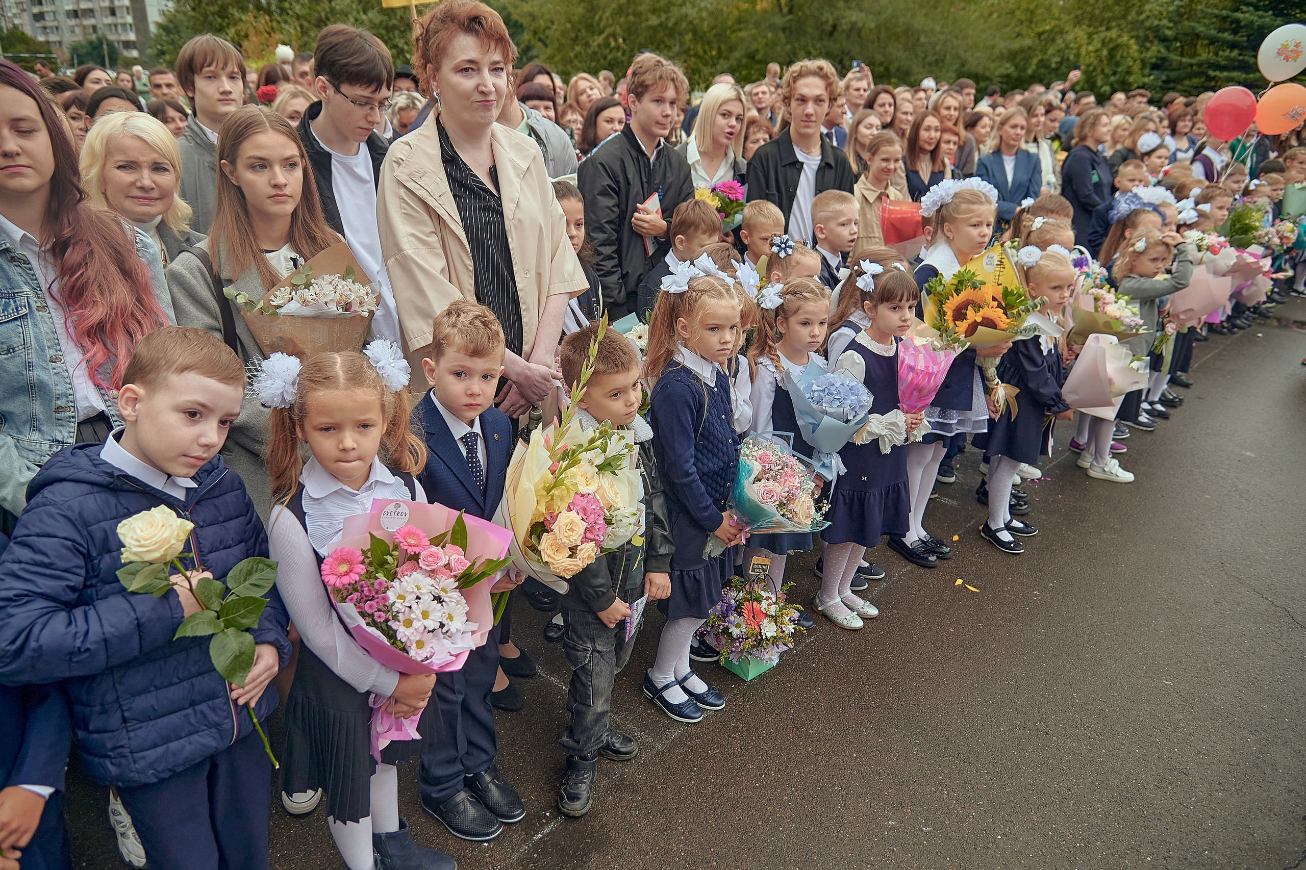 Портфолио репортажной фотосъёмки: 1 сентября в школе № 149. Фотограф Яковлев Роман — Красноярск