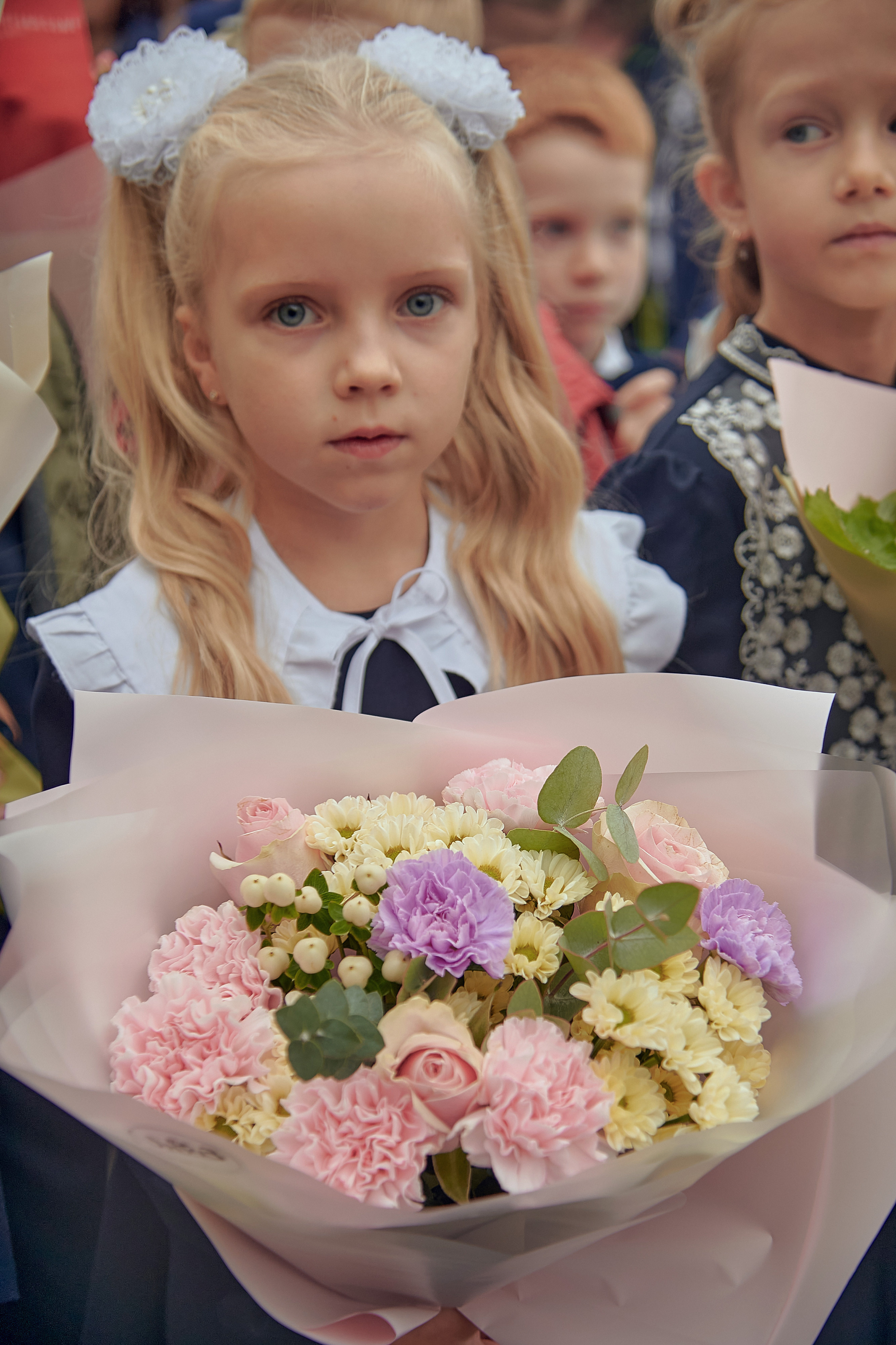 Портфолио репортажной фотосъёмки: 1 сентября в школе № 149. Фотограф Яковлев Роман — Красноярск