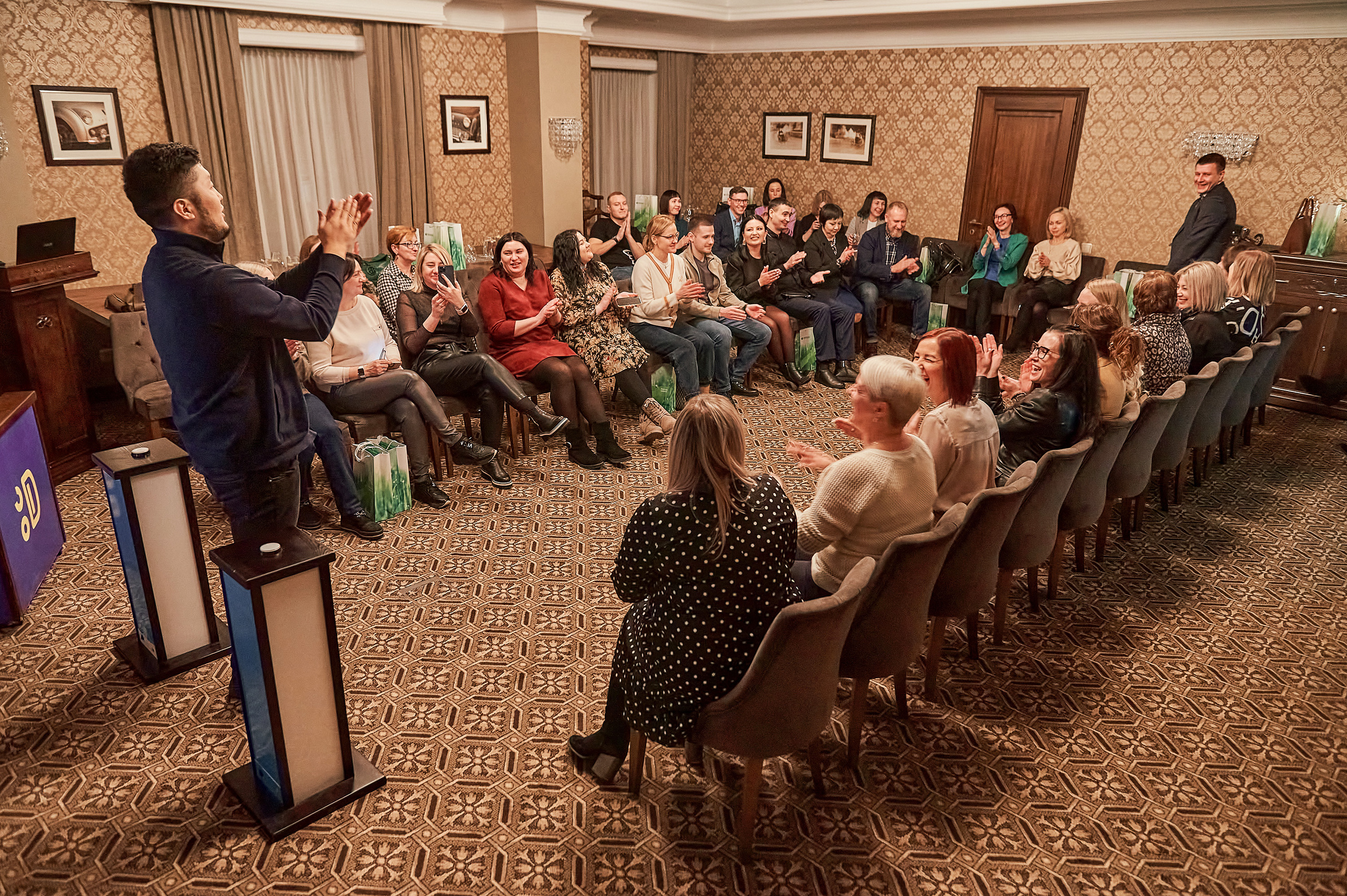 Портфолио репортажной фотосъёмки: "Сбербанк" Новый год. Фотограф Яковлев Роман — Красноярск