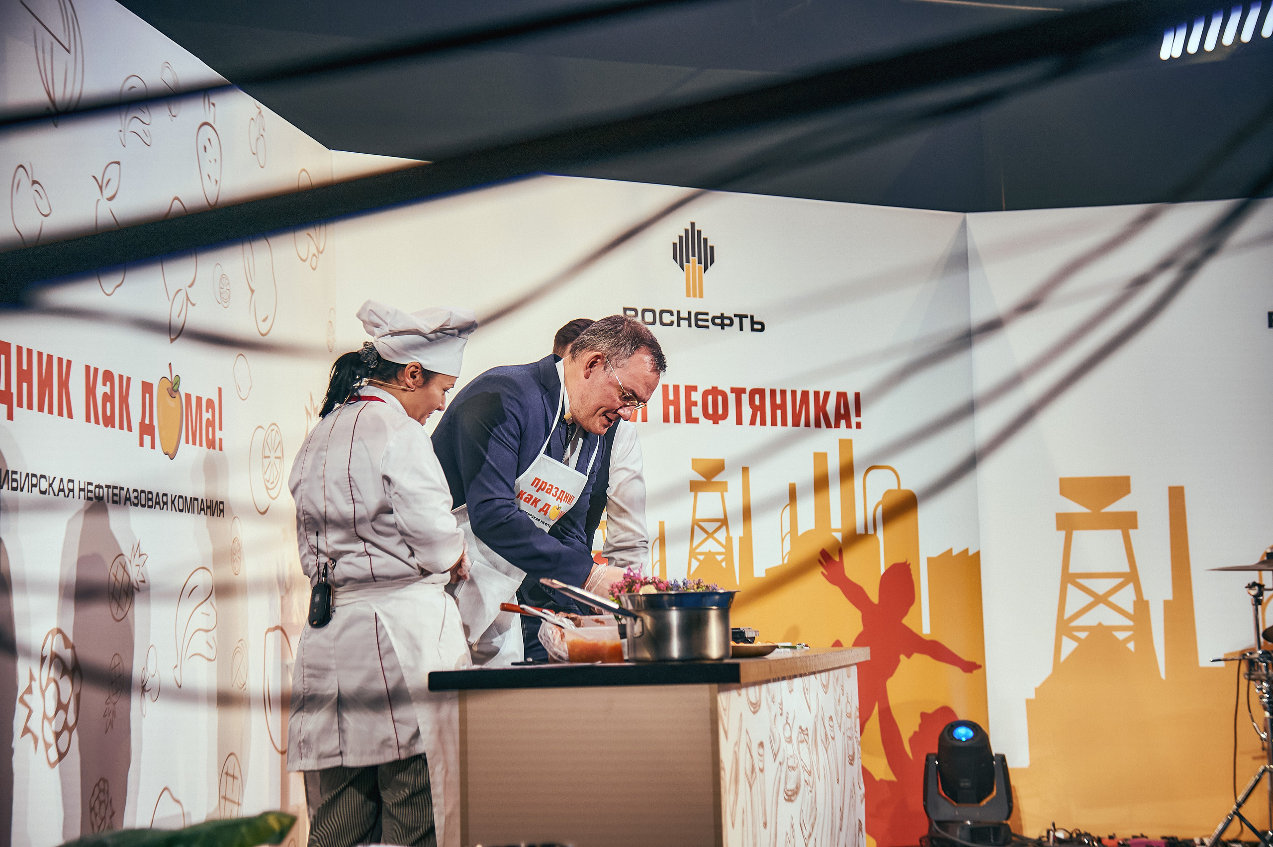 Портфолио репортажной фотосъёмки: "Роснефть" съёмка шоу для «День нефтяника». Фотограф Яковлев Роман — Красноярск