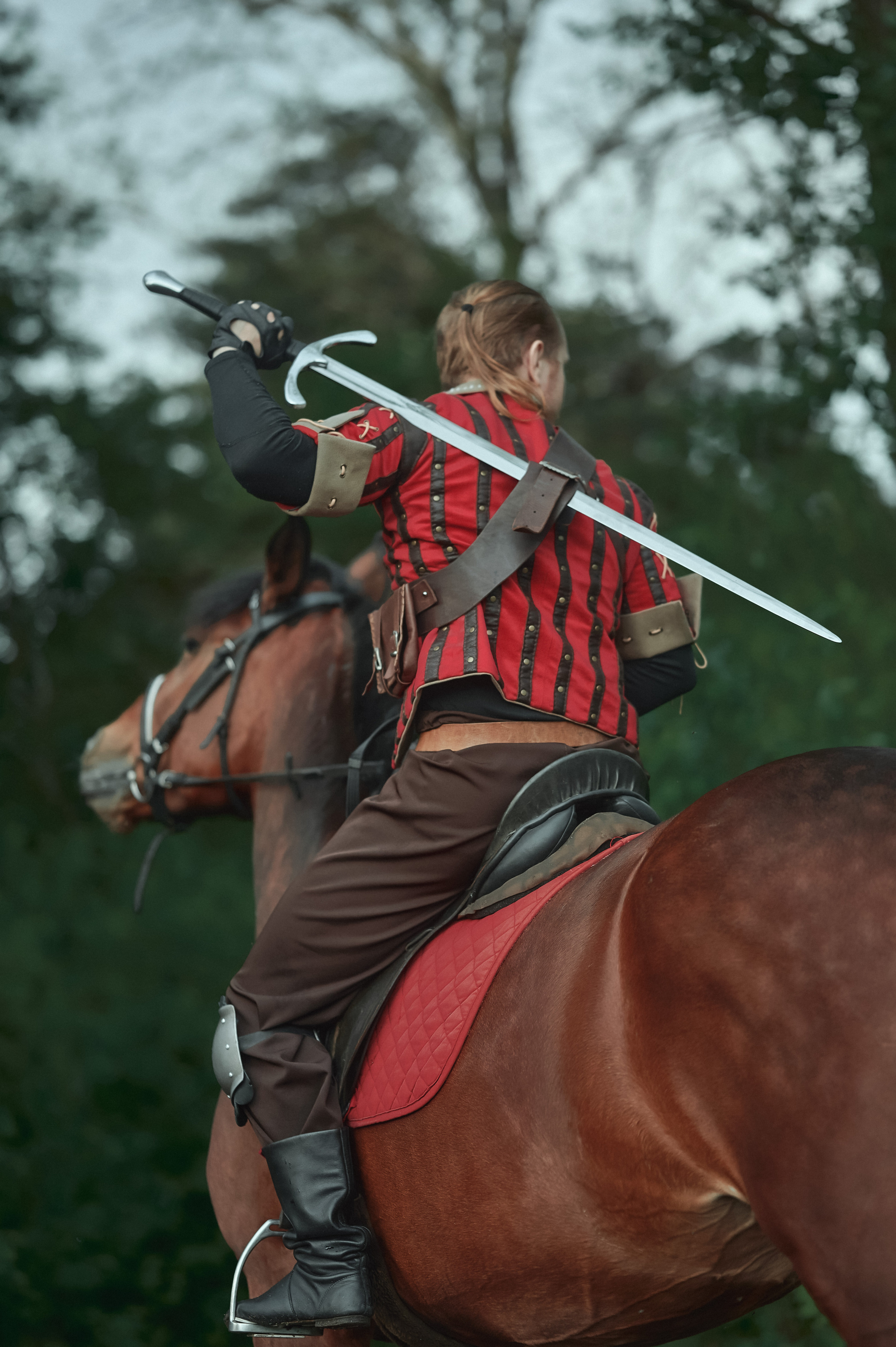 Каролина и Сергей — Предсвадебная съёмка в стиле «Ведьмак». Фотограф Яковлев Роман — Красноярск