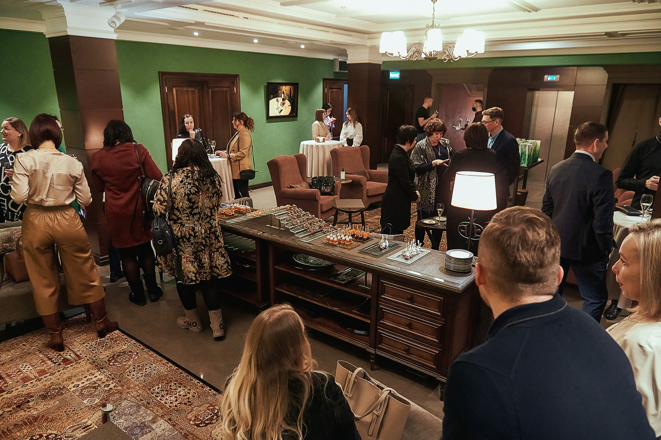 Портфолио репортажной фотосъёмки: "Сбербанк" Новый год. Фотограф Яковлев Роман — Красноярск