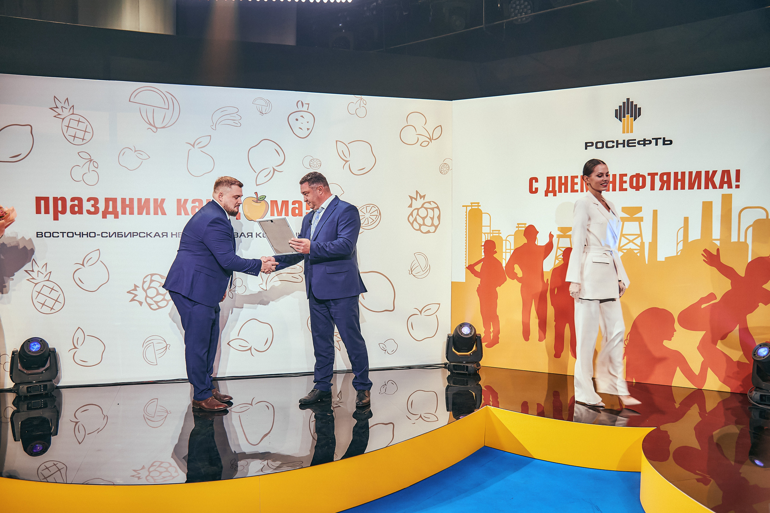 Портфолио репортажной фотосъёмки: "Роснефть" съёмка шоу для «День нефтяника». Фотограф Яковлев Роман — Красноярск